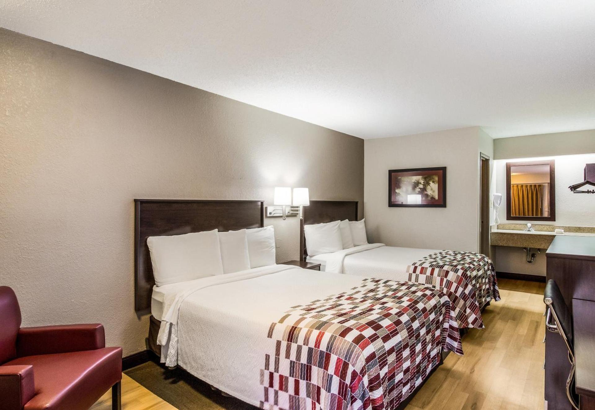 Red Roof Inn Lexington photo 13