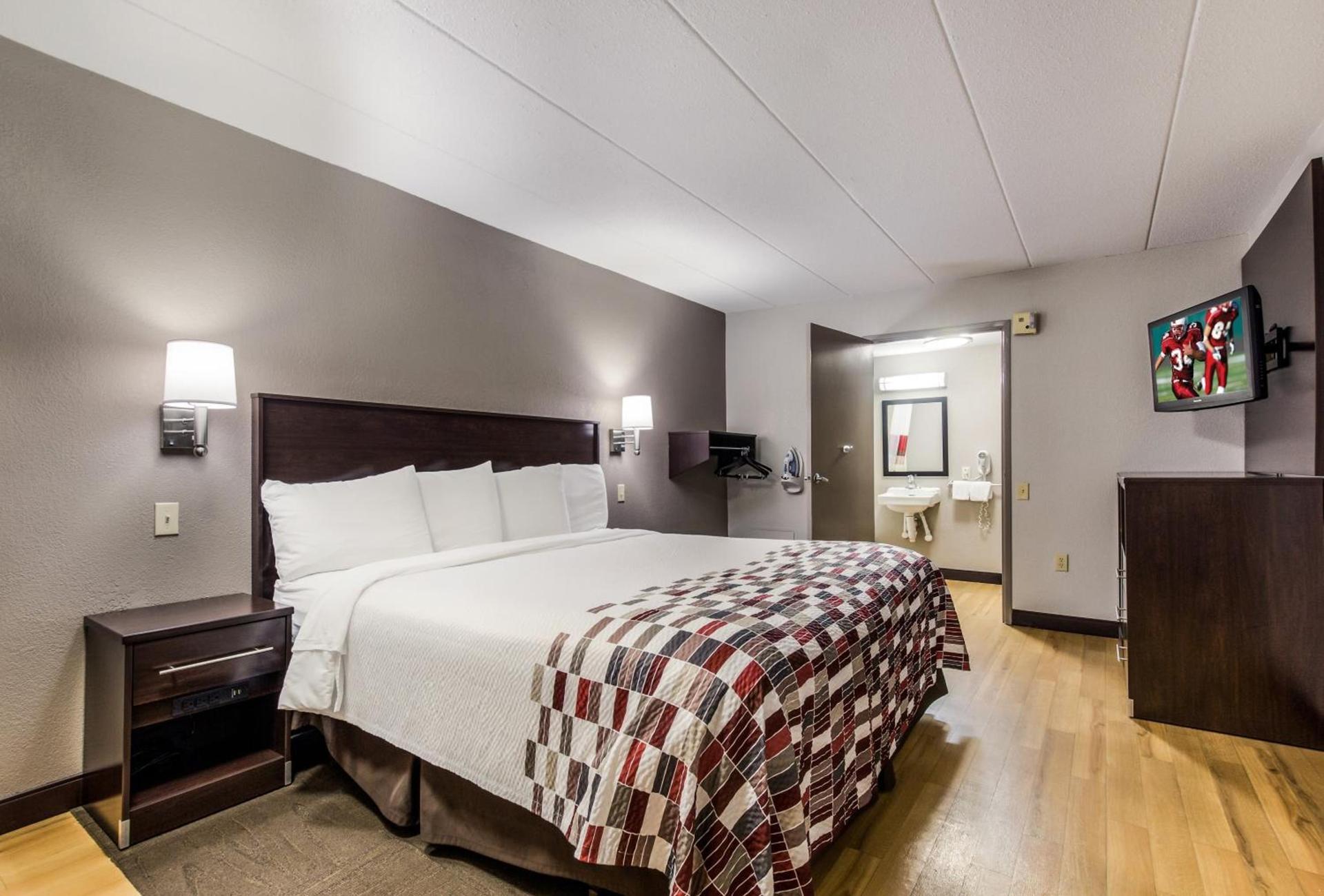 Red Roof Inn Lexington photo 19
