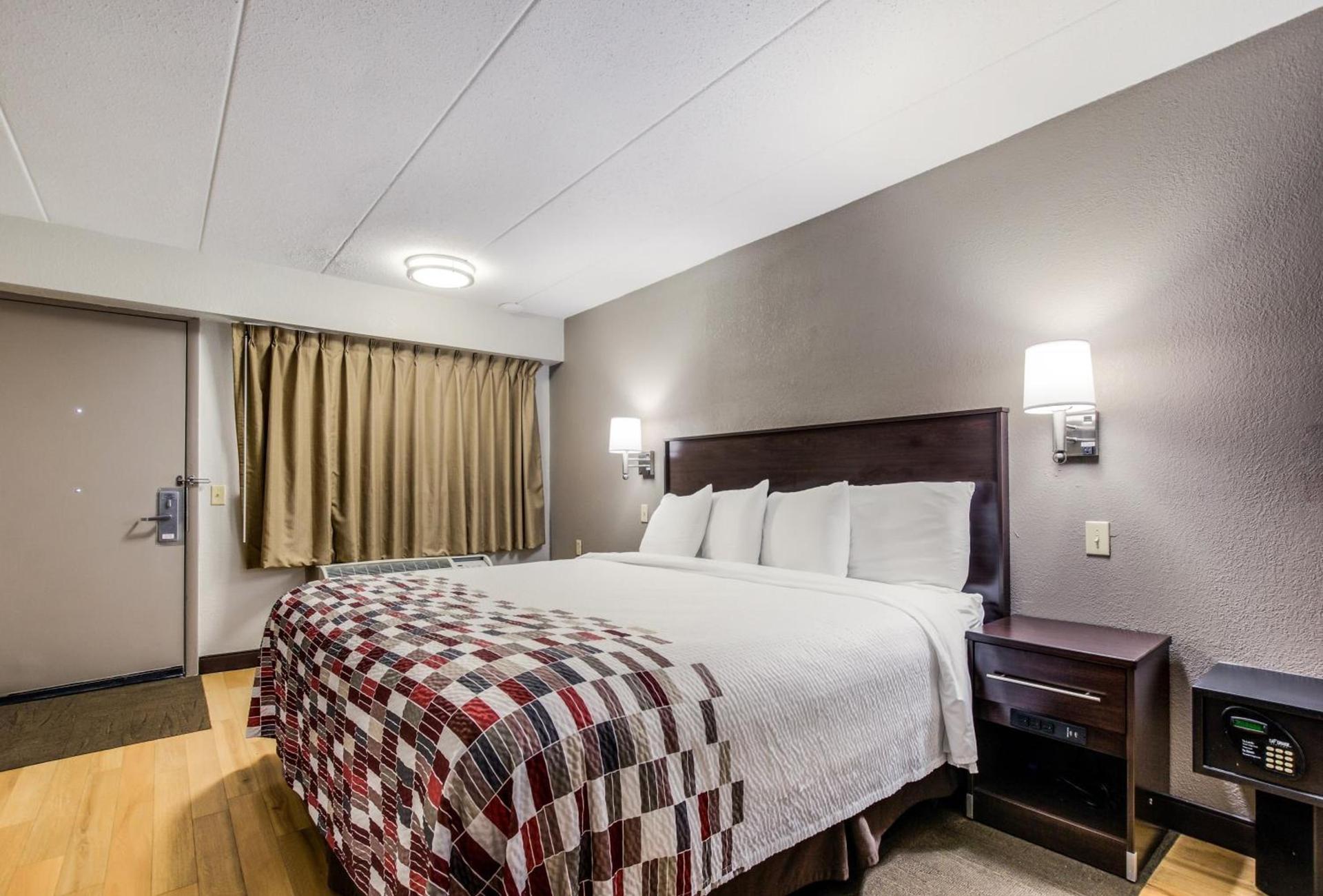 Red Roof Inn Lexington photo 20
