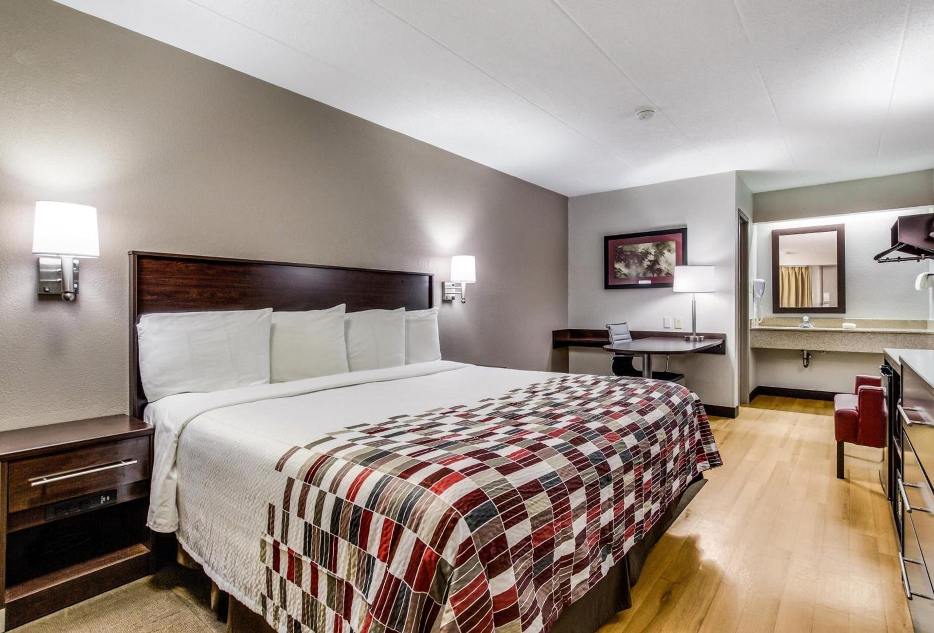 Red Roof Inn Lexington photo 10