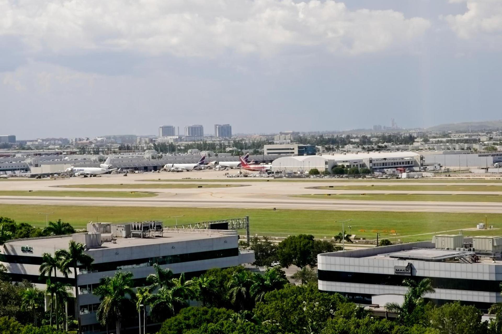 Pullman Miami Airport photo 25