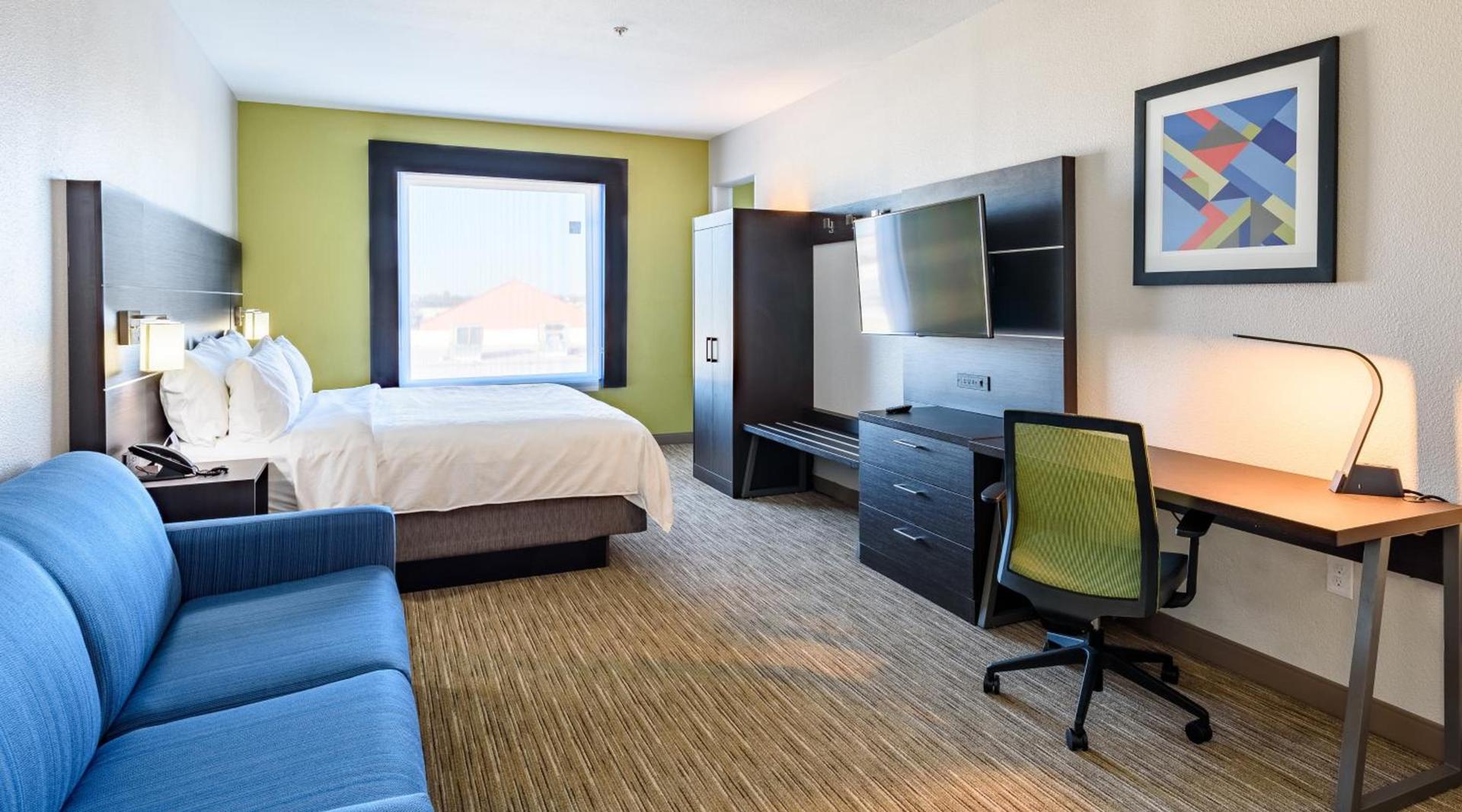 Holiday Inn Express Hotel and Suites Bastrop by IHG photo 30