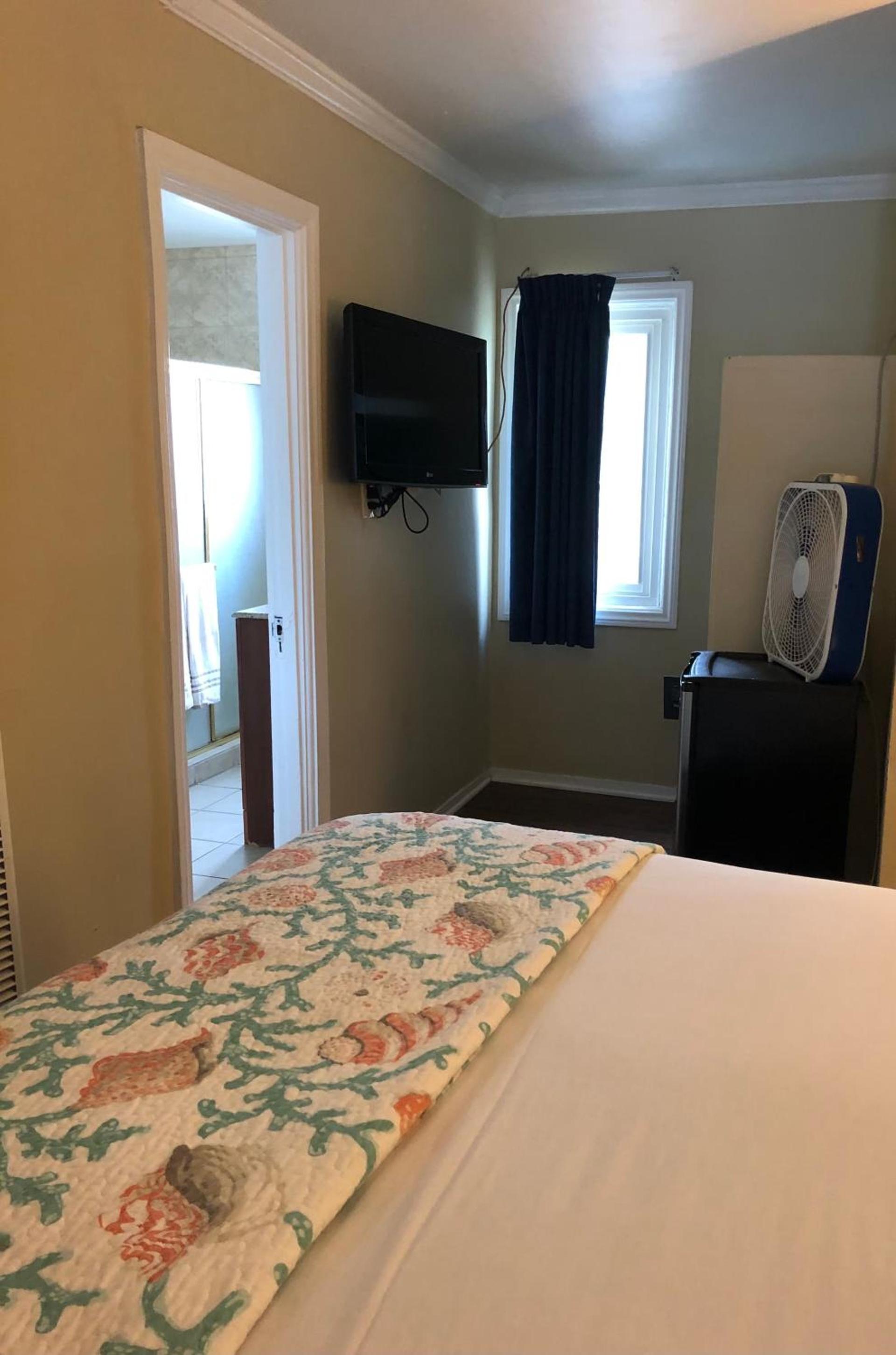 Rest Haven Motel photo 30