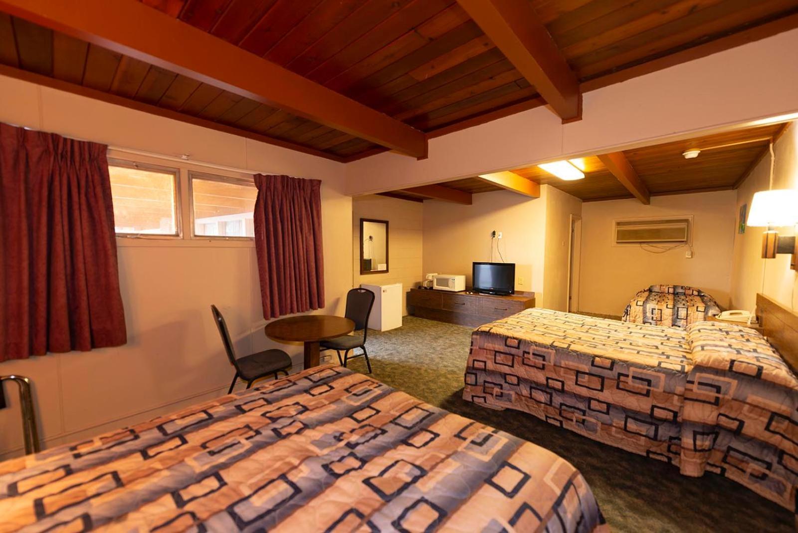 Cedar Inn photo 68
