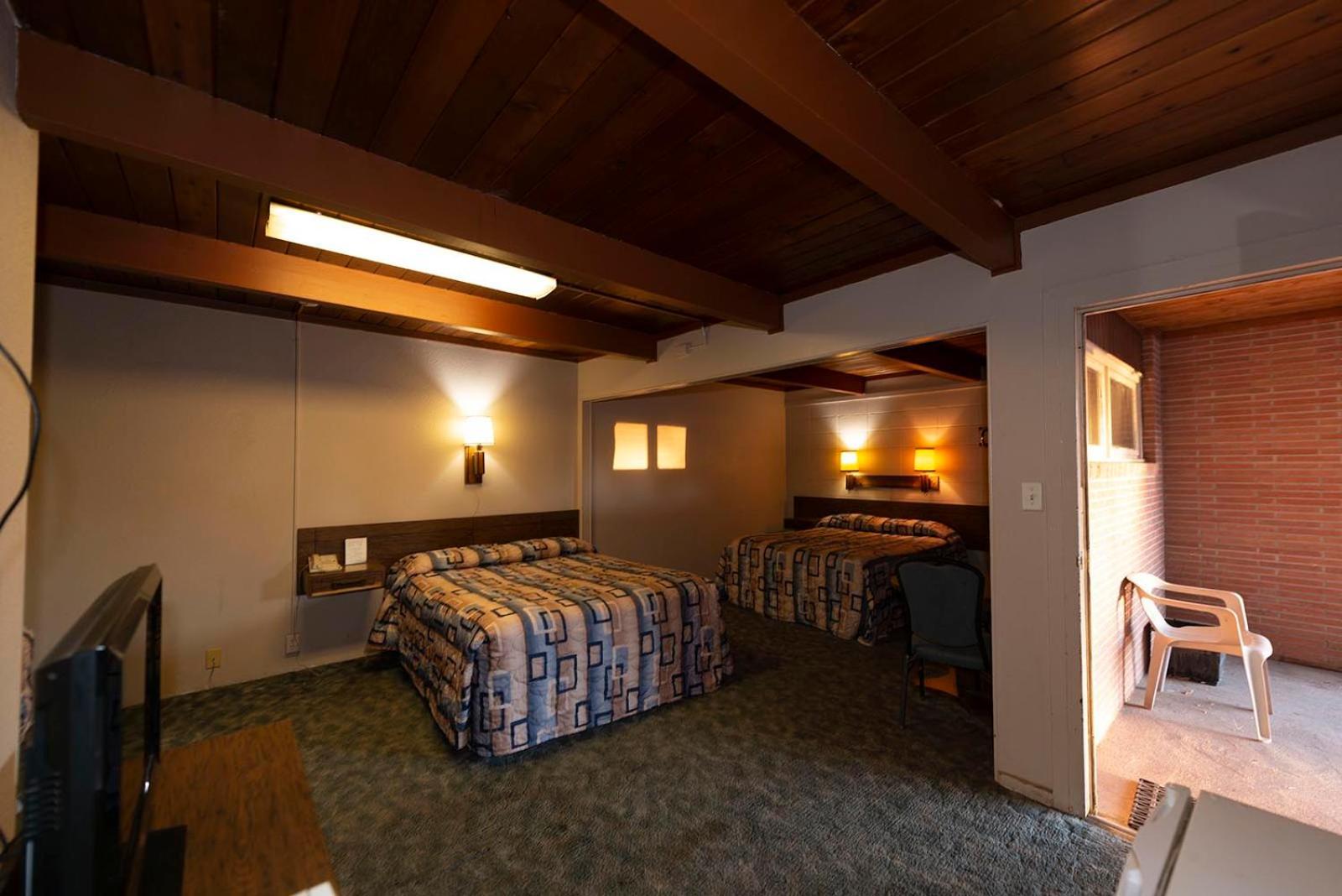 Cedar Inn photo 37