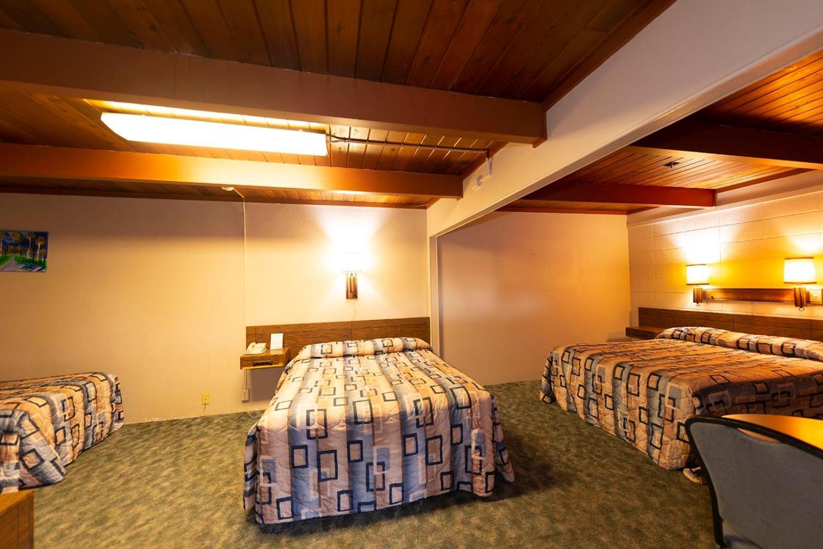 Cedar Inn photo 50