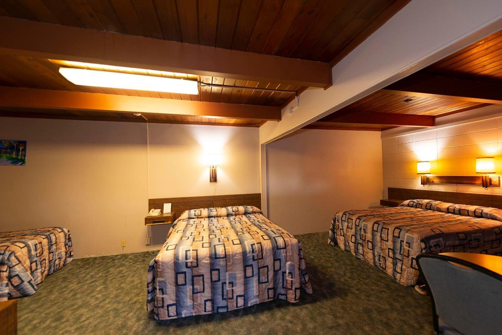 Cedar Inn photo 51