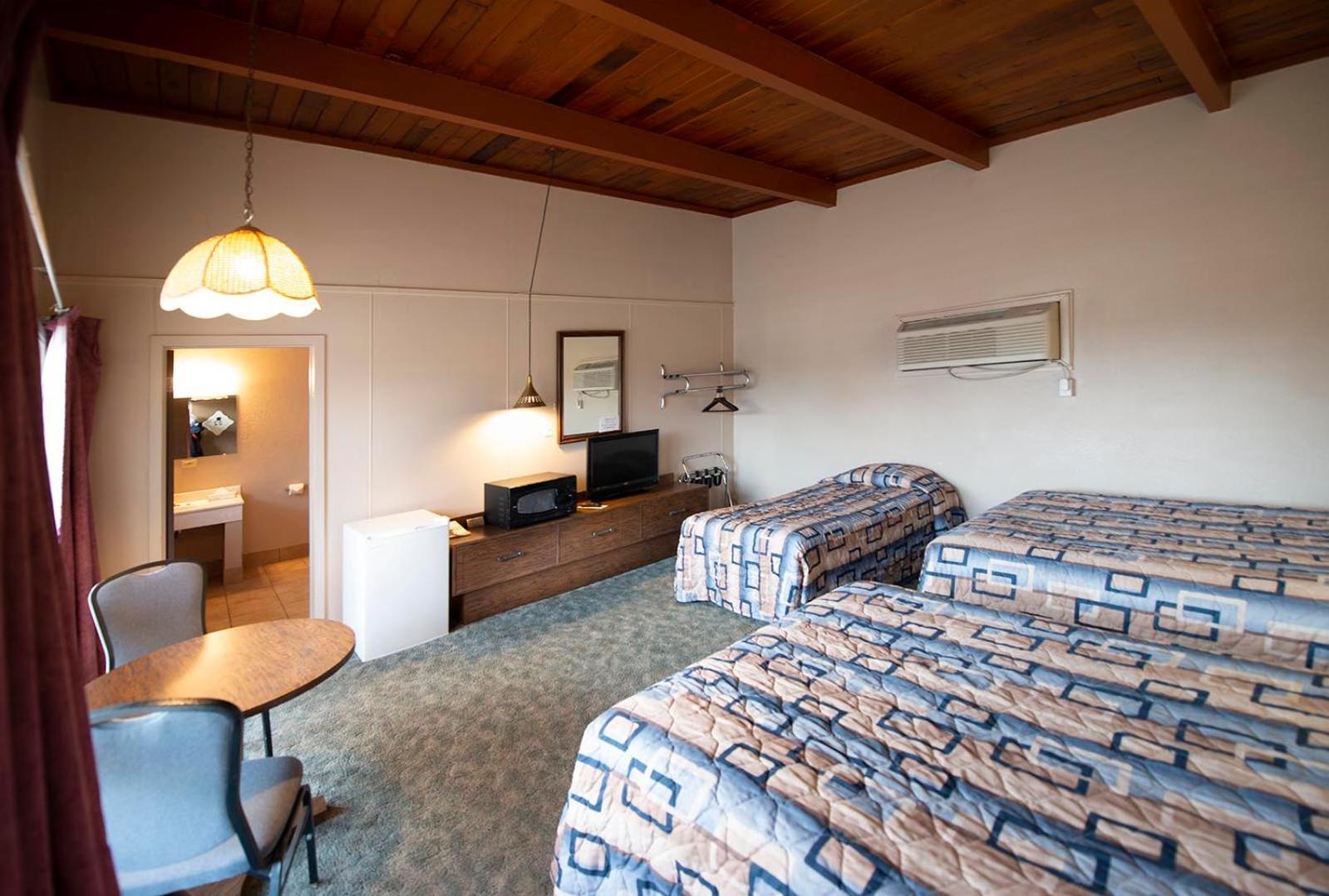 Cedar Inn photo 69