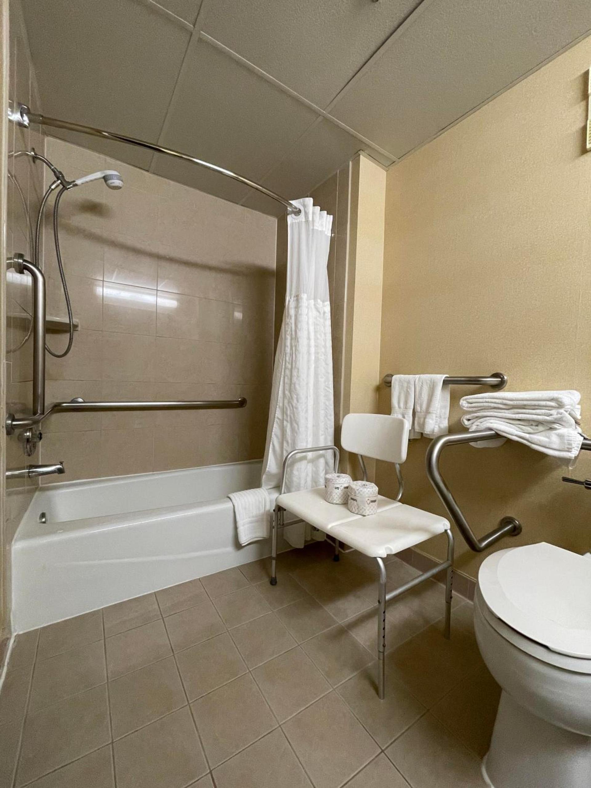 Comfort Inn Ballston photo 49