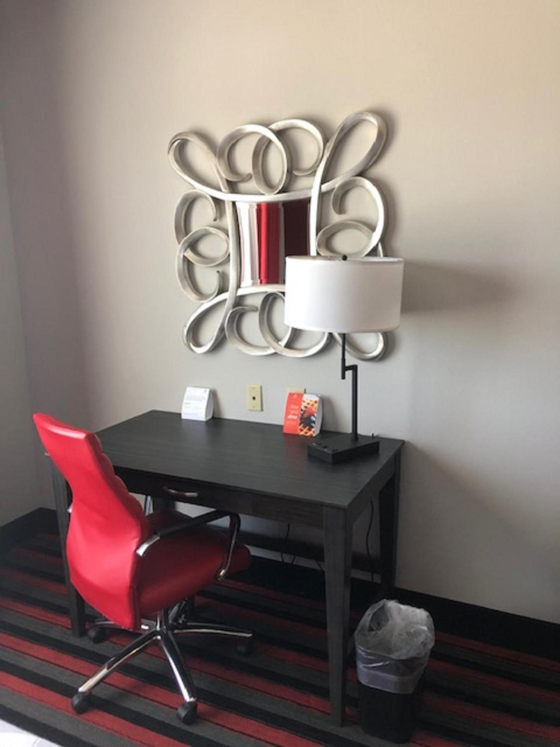 Holiday Inn & Suites Lafayette North by IHG photo 7