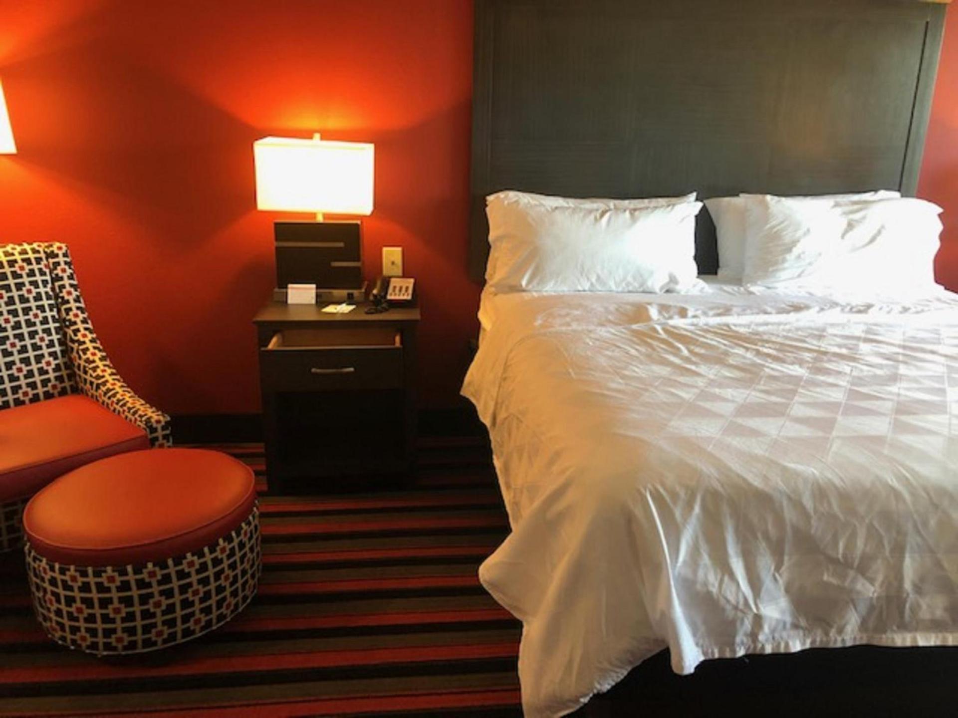 Holiday Inn & Suites Lafayette North by IHG photo 8