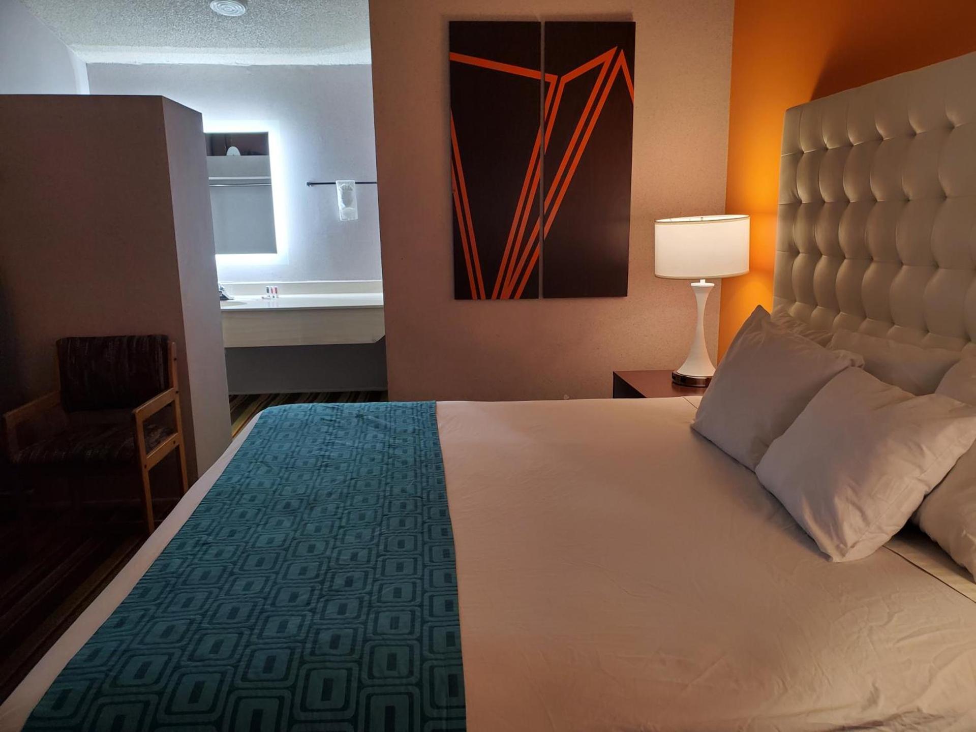 Howard Johnson by Wyndham Phoenix Airport/Downtown Area photo 37