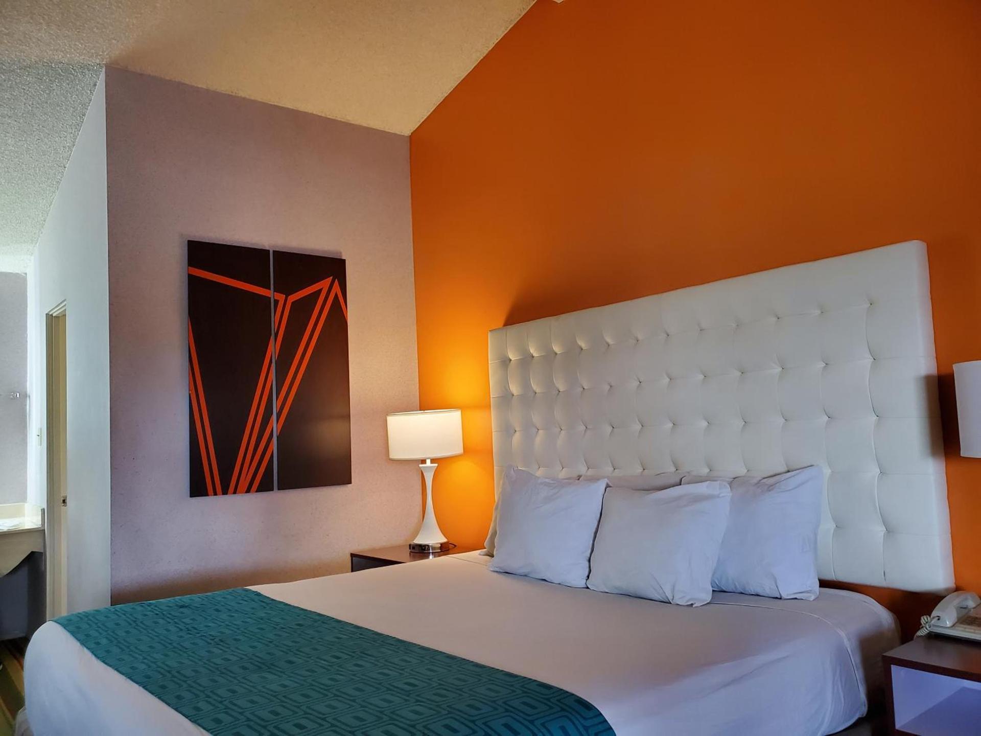 Howard Johnson by Wyndham Phoenix Airport/Downtown Area photo 35