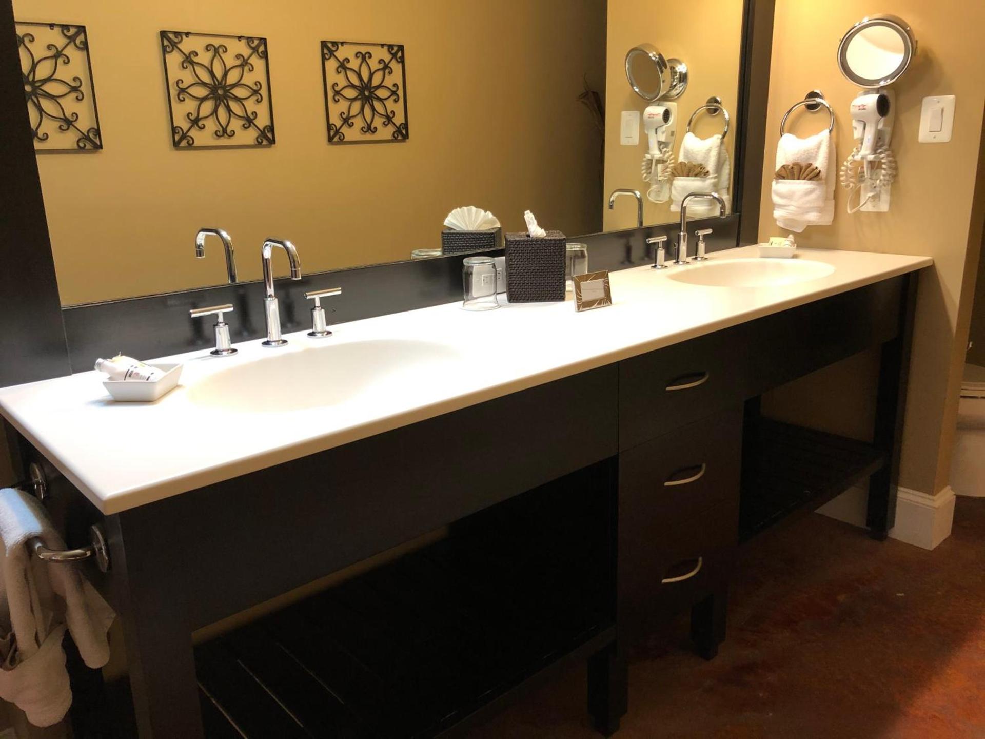 Suites at 249 photo 87