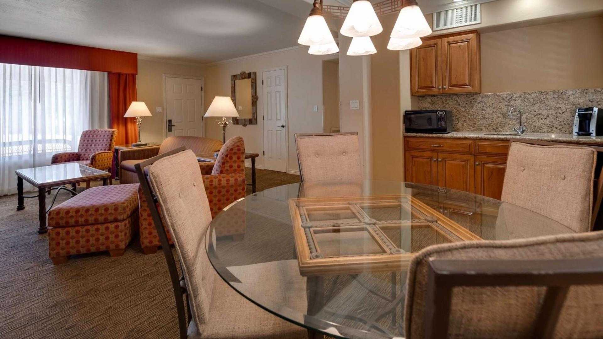 Best Western Plus Arroyo Roble Hotel & Creekside Villas photo 32