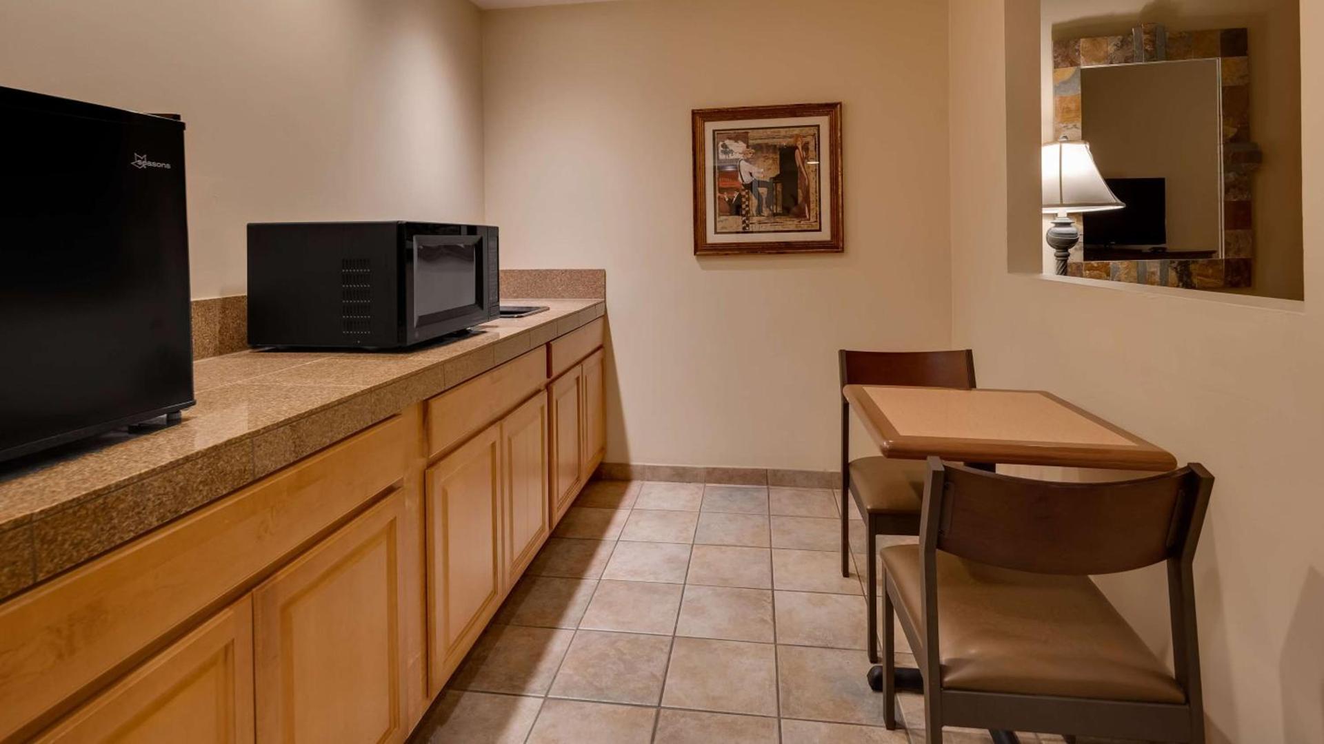 Best Western Plus Arroyo Roble Hotel & Creekside Villas photo 80