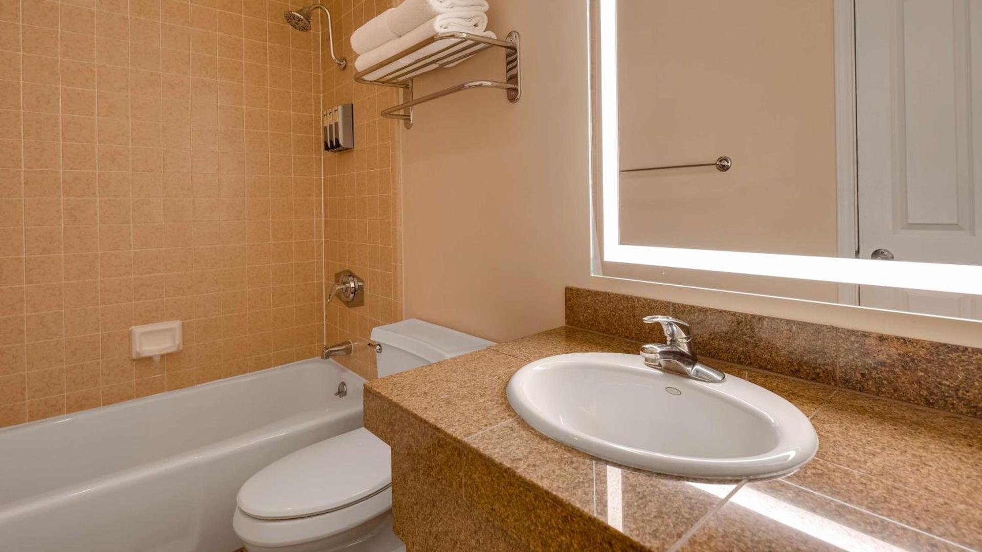 Best Western Plus Arroyo Roble Hotel & Creekside Villas photo 95