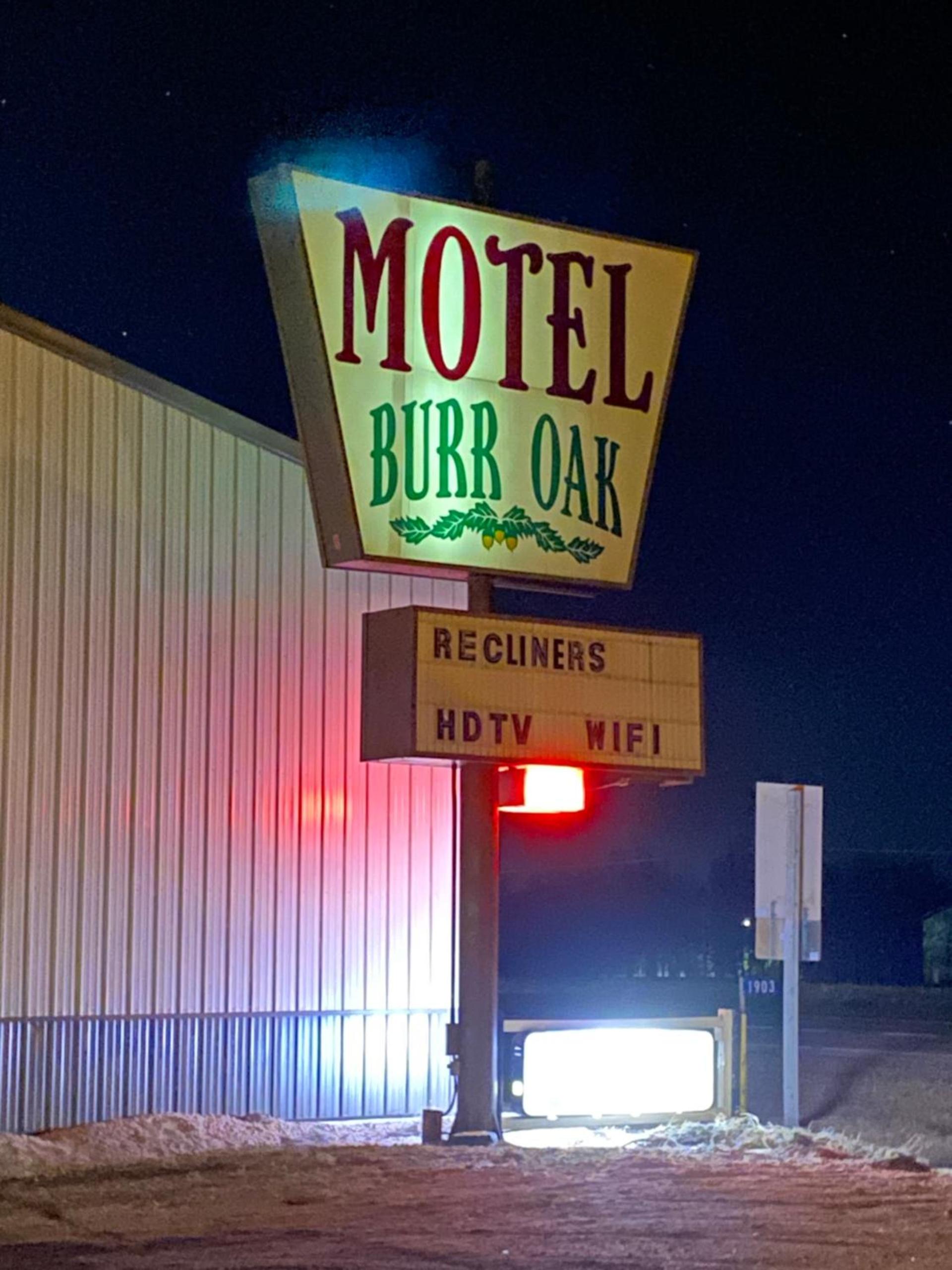 Burr Oak Motel photo 54