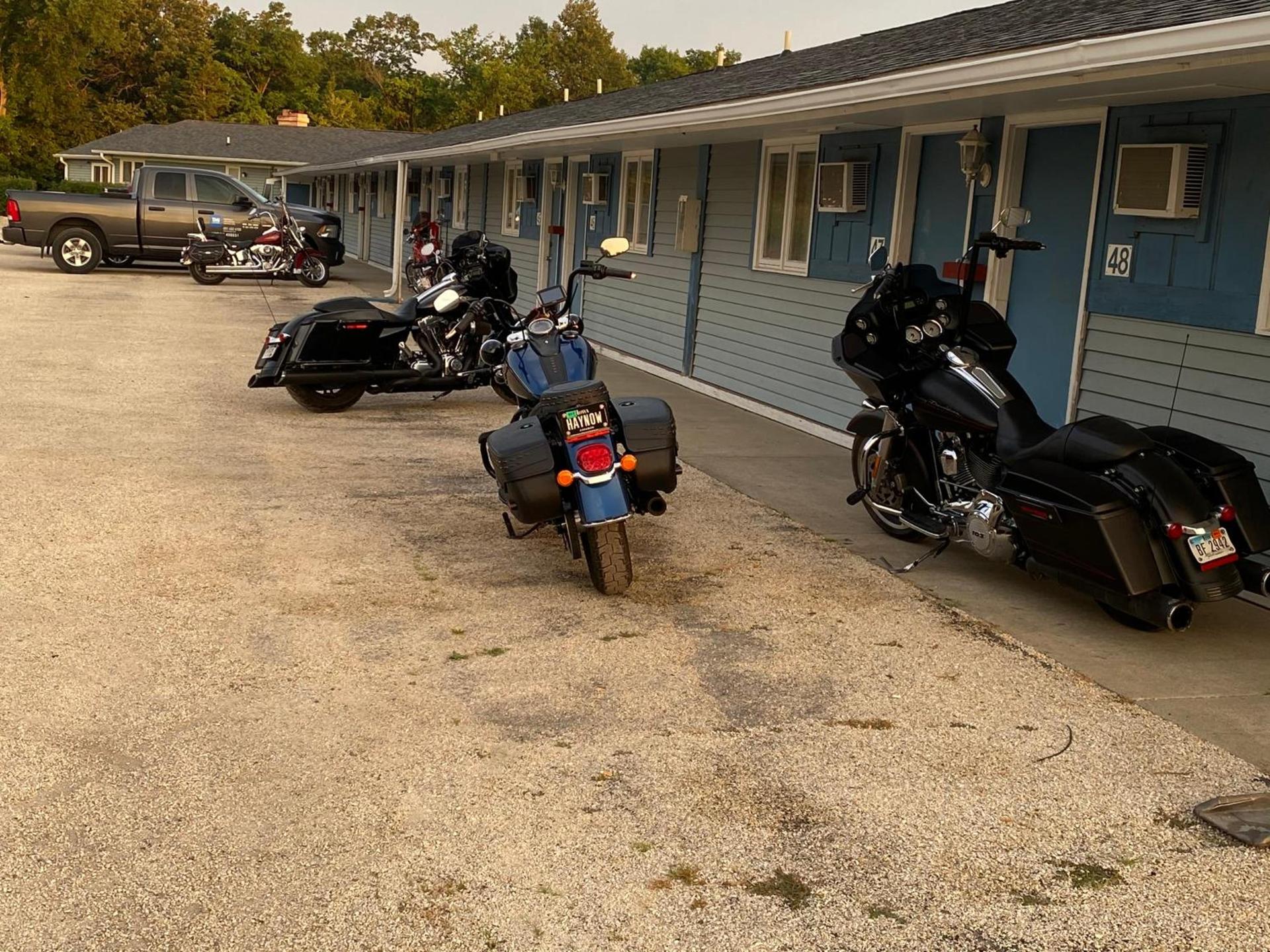 Burr Oak Motel photo 45