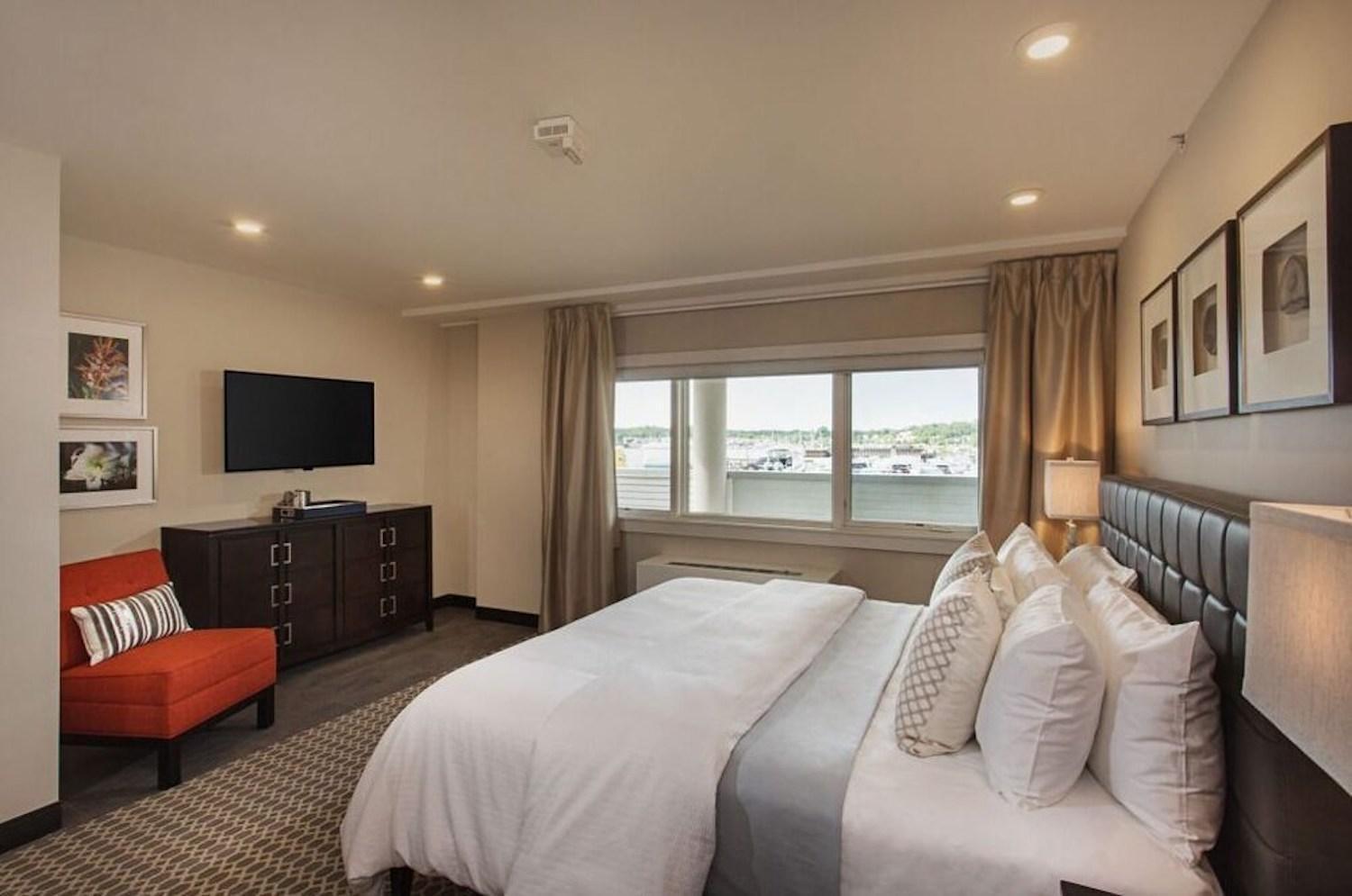 Fathoms Hotel & Marina photo 15