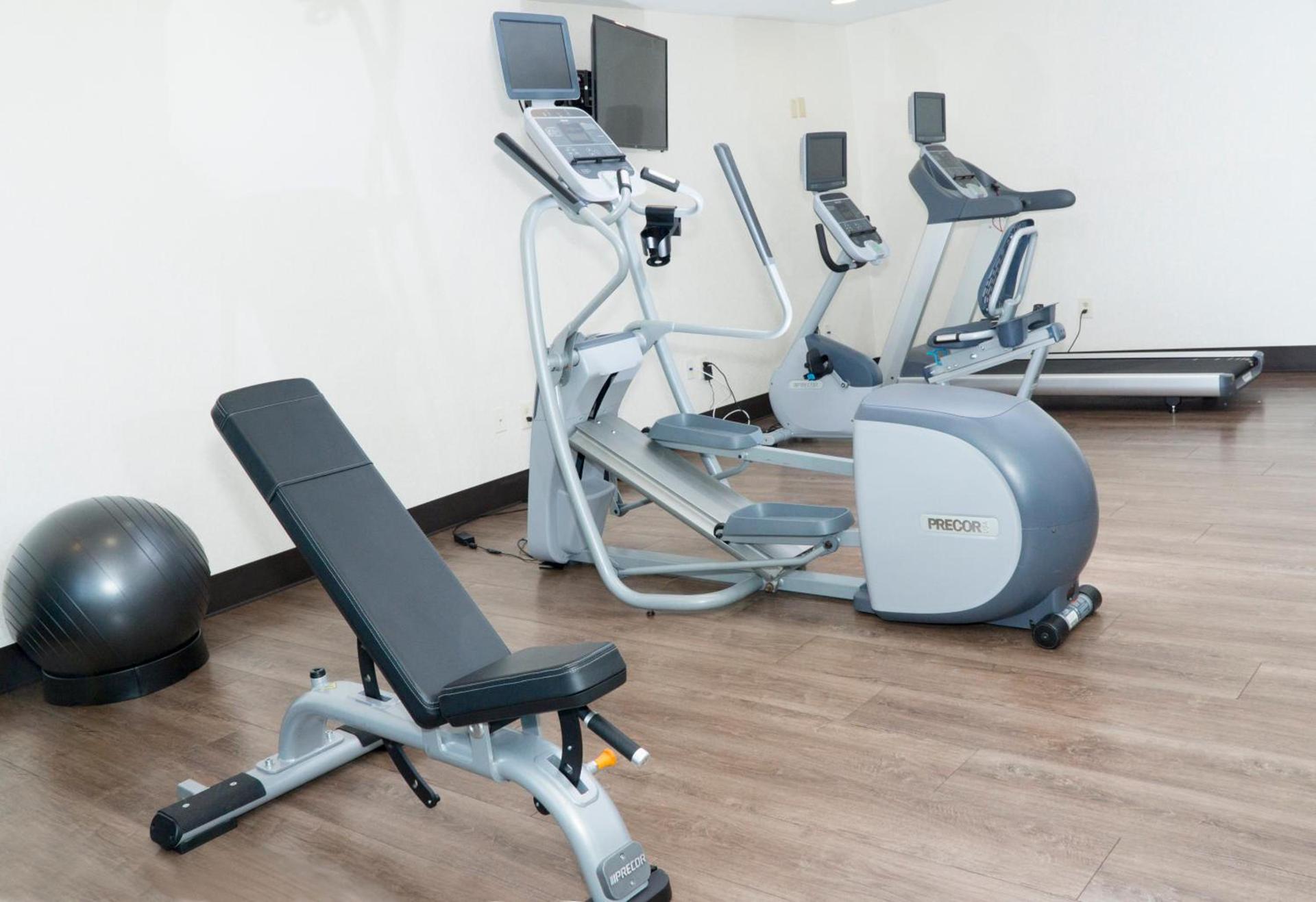 Holiday Inn Express Hotel & Suites Madison by IHG photo 23