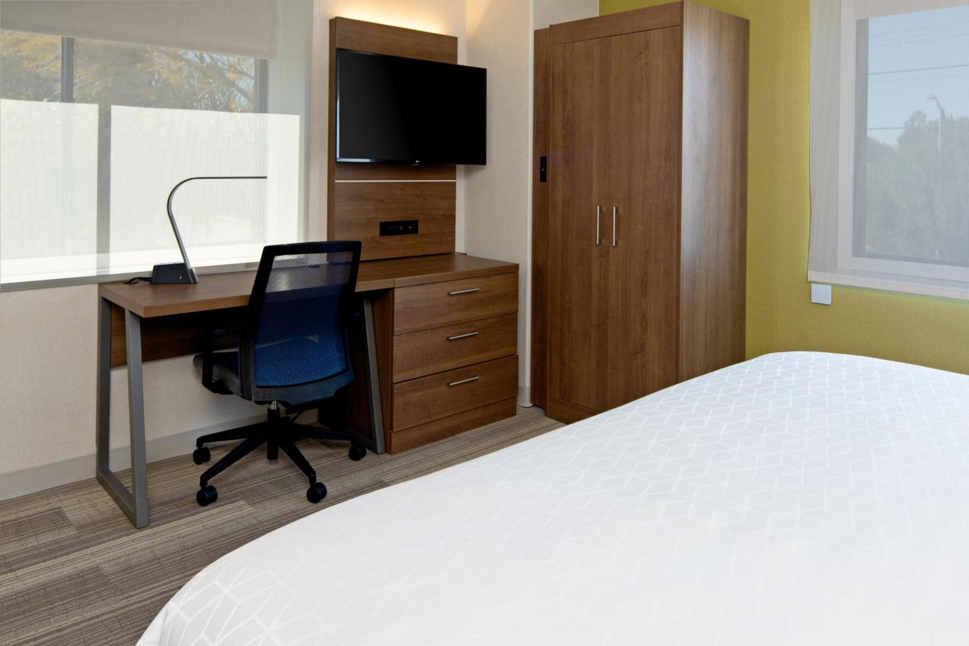 Holiday Inn Express Los Angeles LAX Airport by IHG photo 38