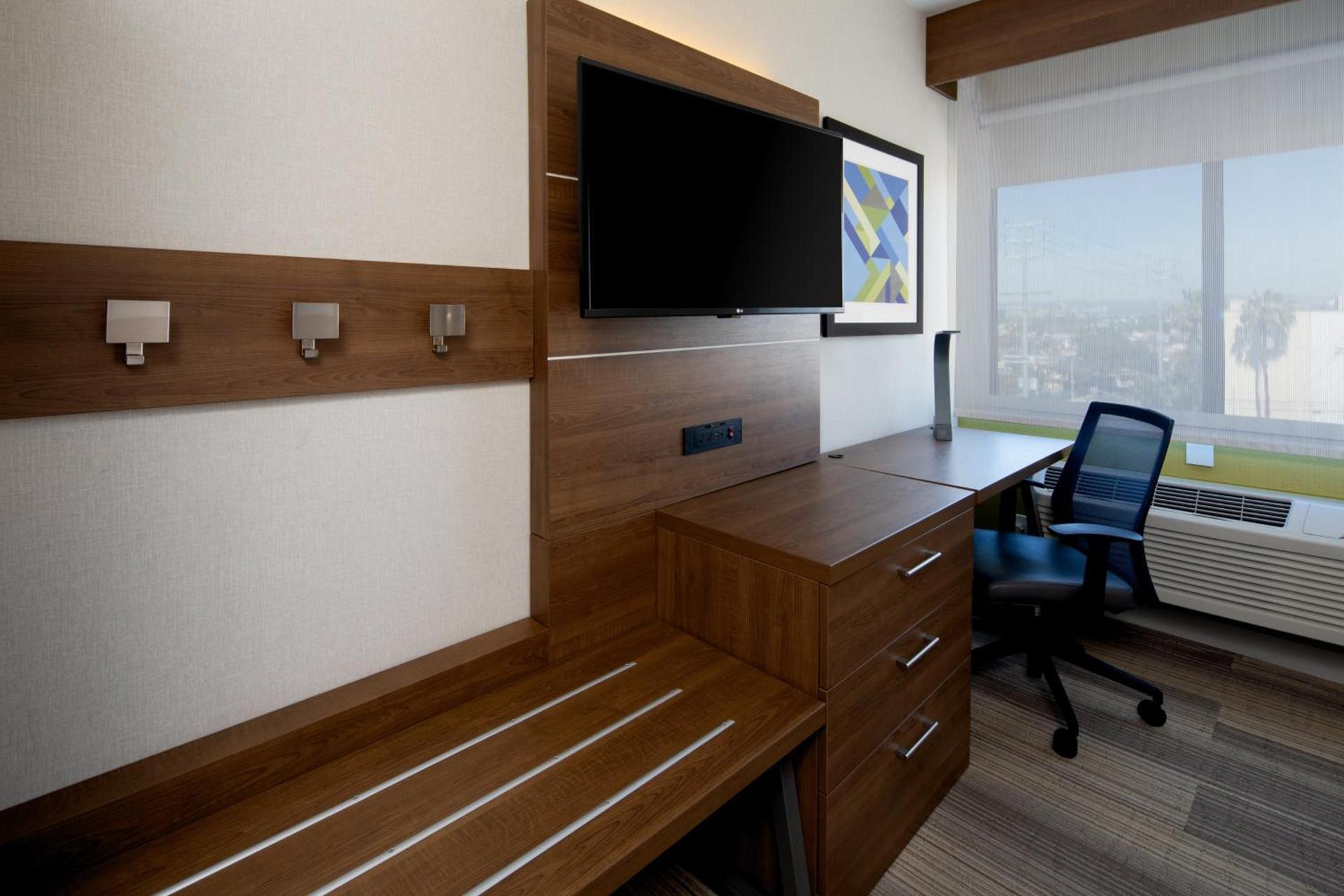 Holiday Inn Express Los Angeles LAX Airport by IHG photo 33