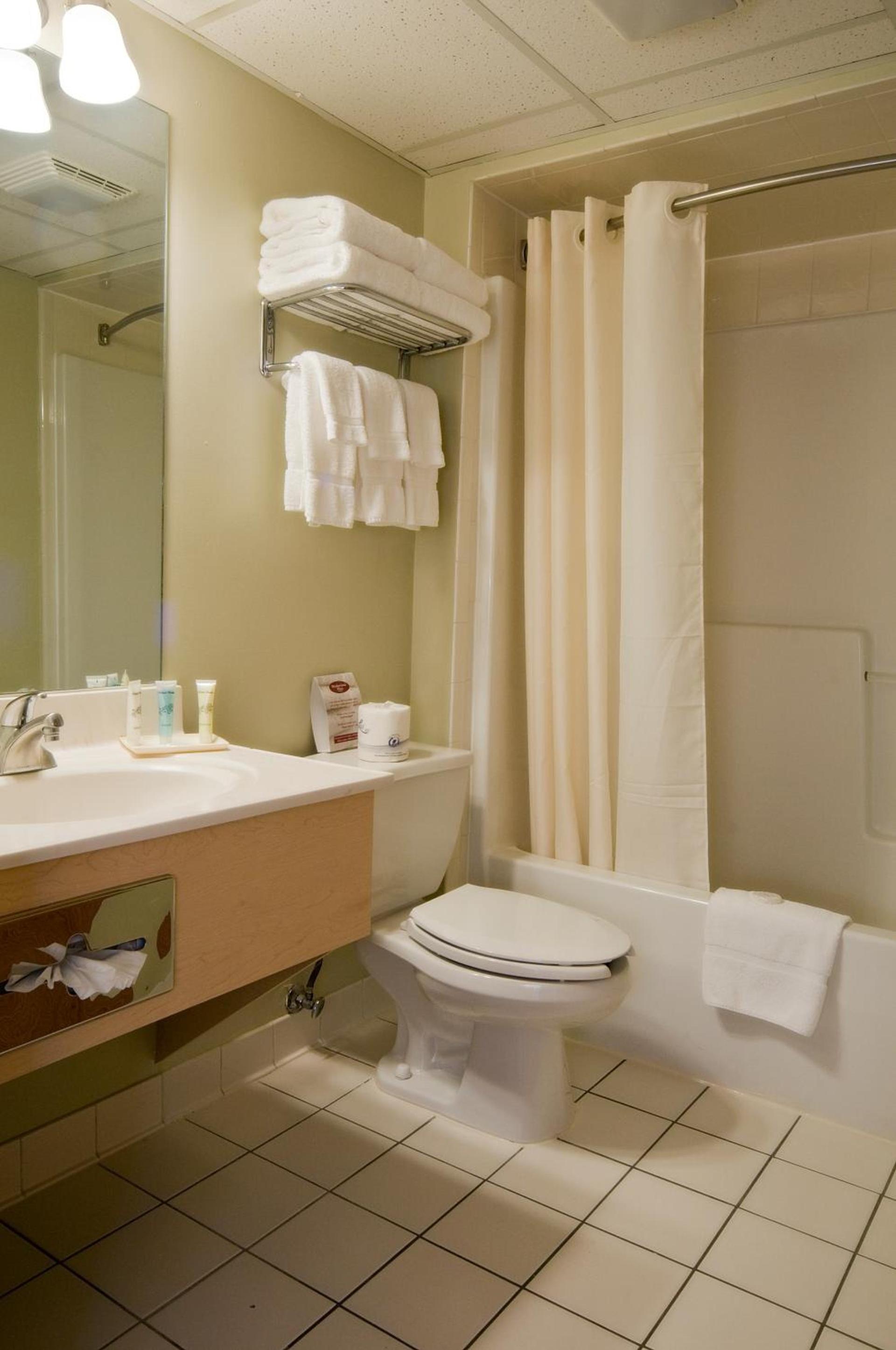 Meadowlands Plaza Hotel photo 38