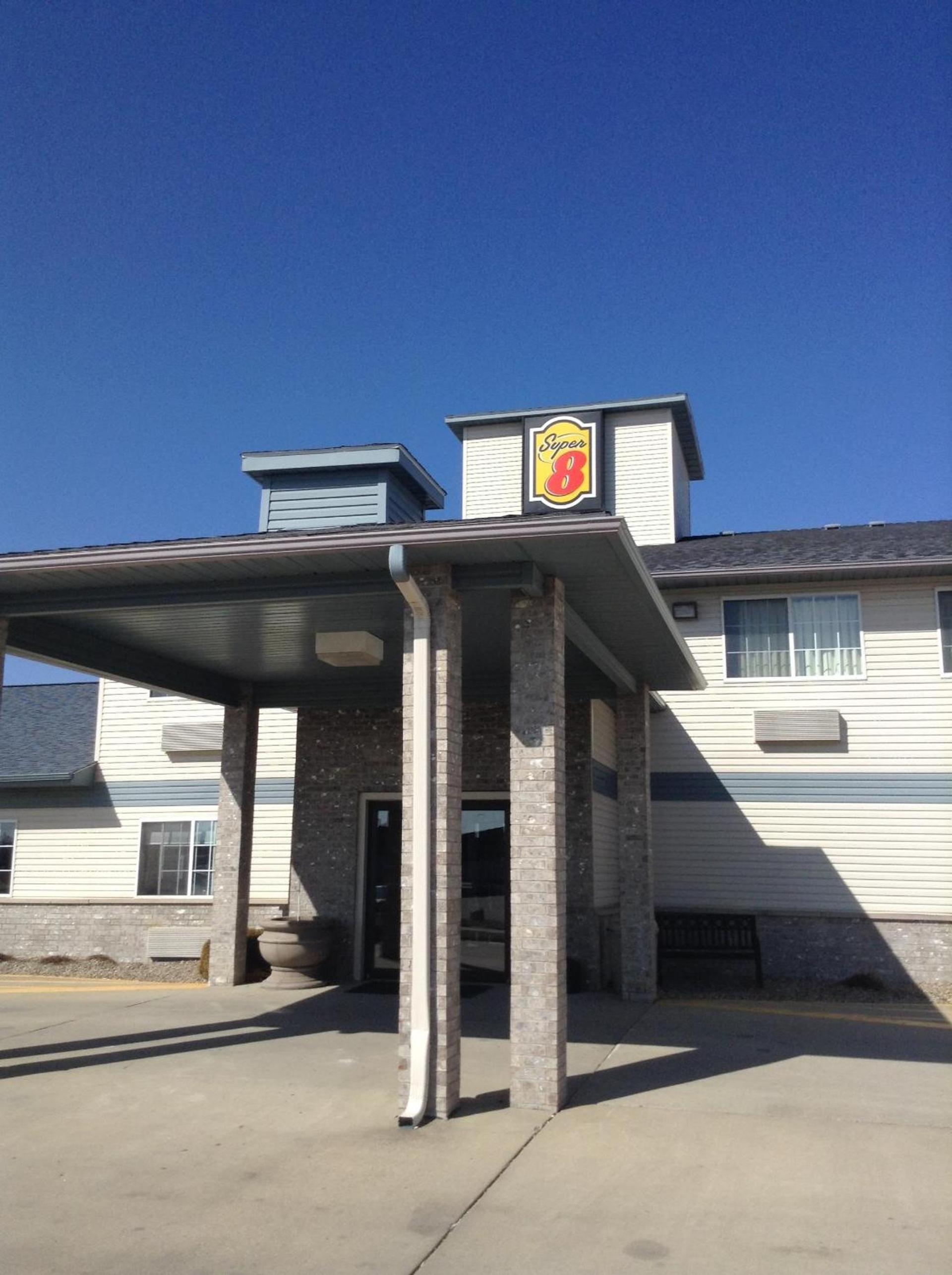 Super 8 by Wyndham Carroll/East photo 14