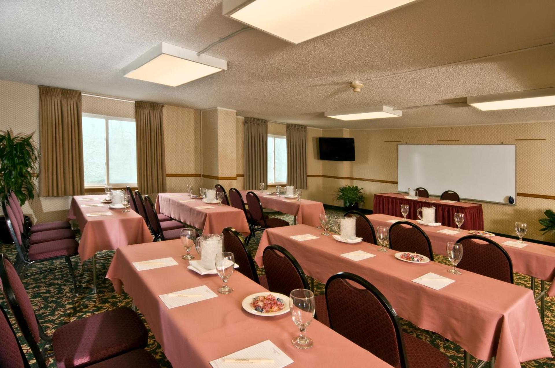 Meadowlands Plaza Hotel photo 31