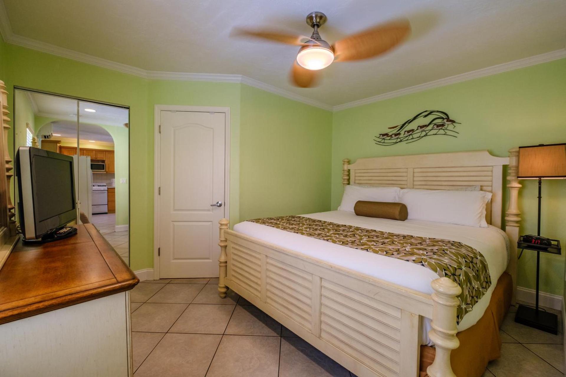 Tropical Beach Resorts - Sarasota photo 74