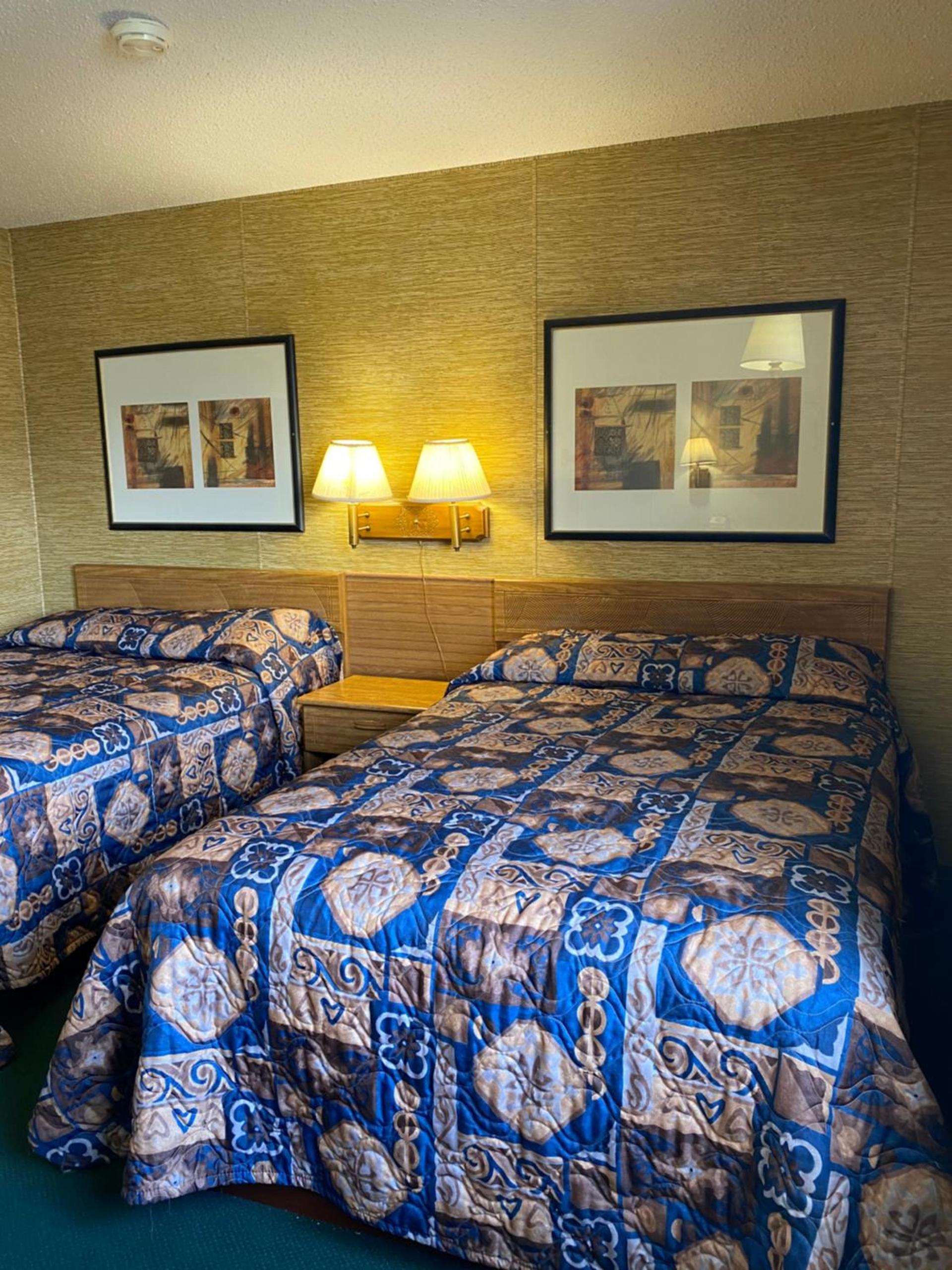 Burr Oak Motel photo 58