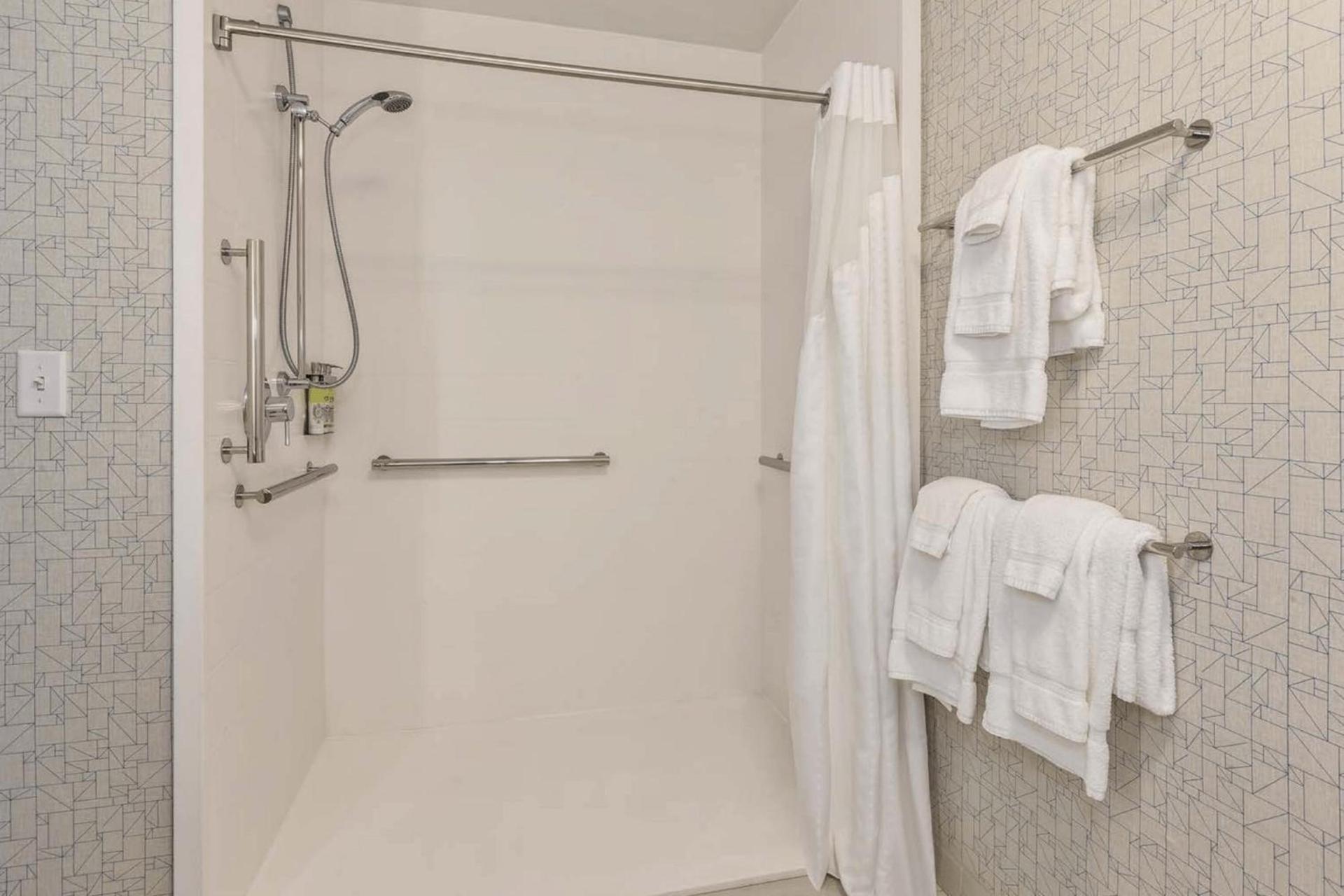 Holiday Inn Express & Suites Jersey City - Holland Tunnel by IHG photo 20