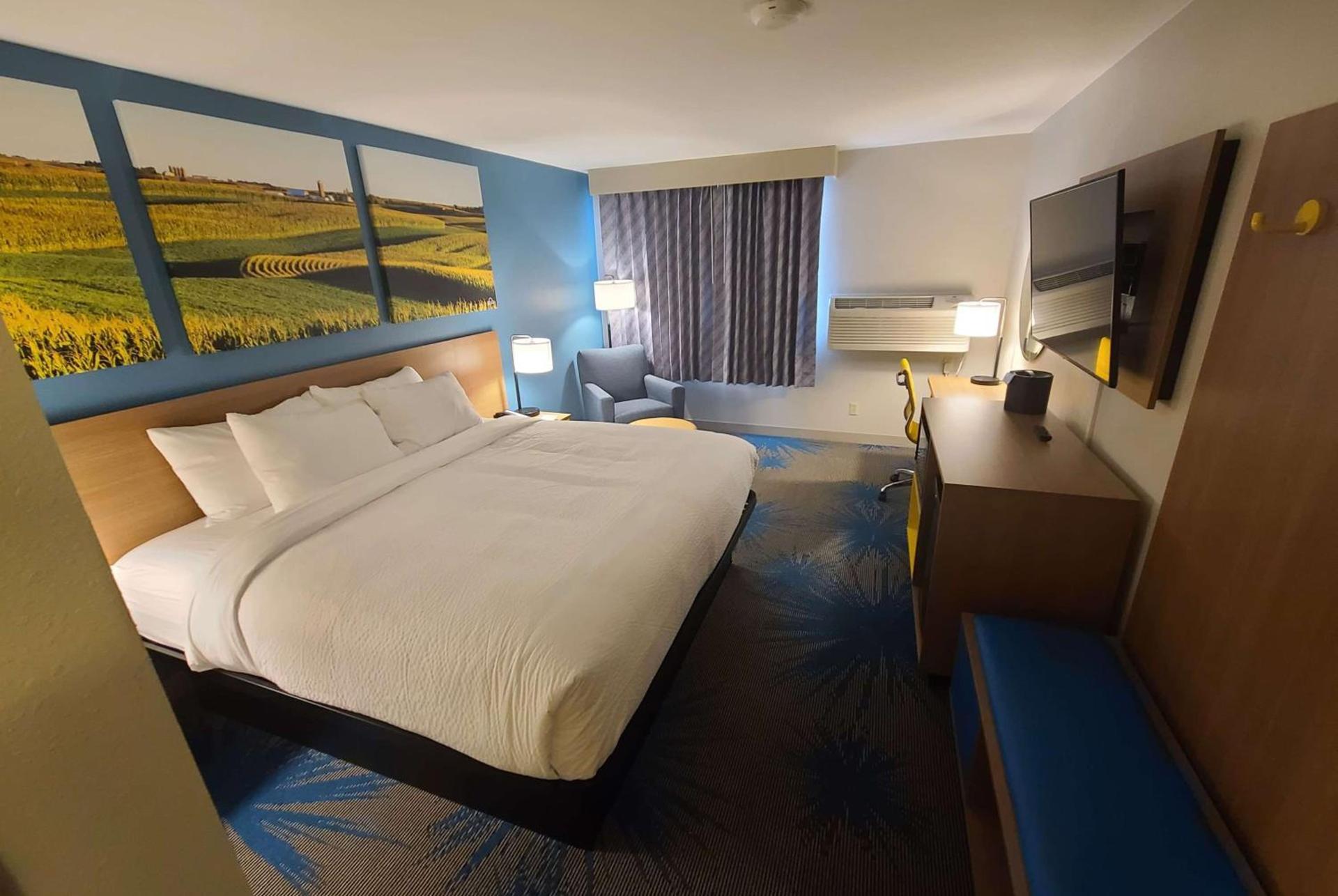 Days Inn by Wyndham Johnson Creek photo 6