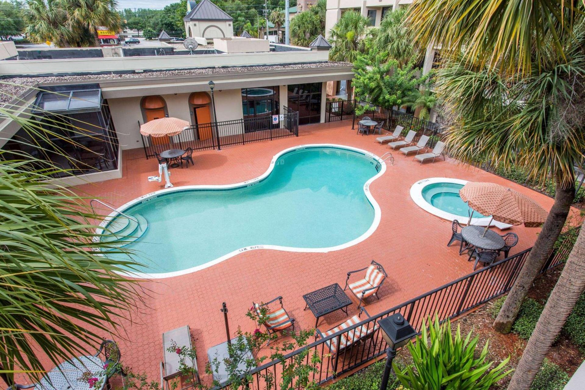 Days Inn & Suites by Wyndham Orlando Airport photo 17