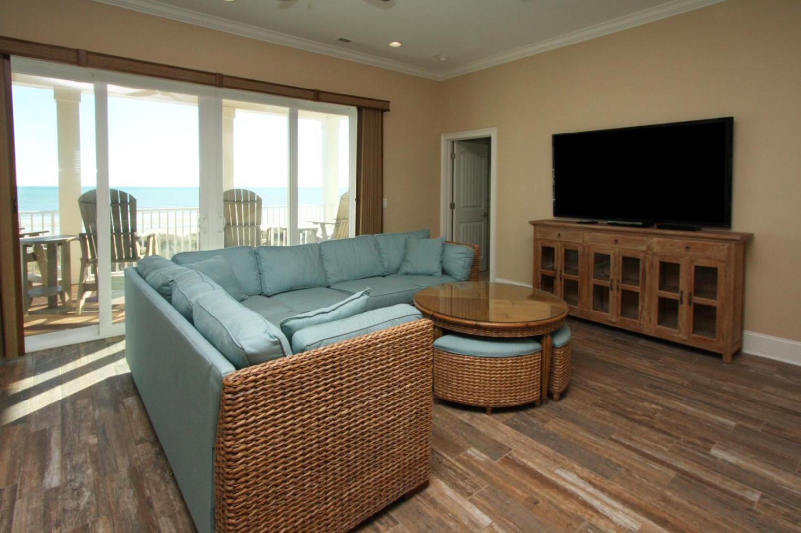 Beach House photo 2