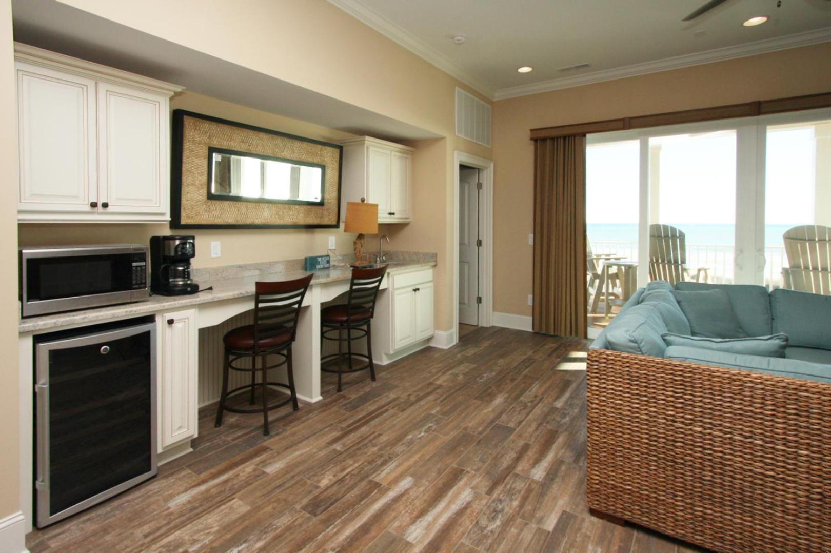 Beach House photo 3