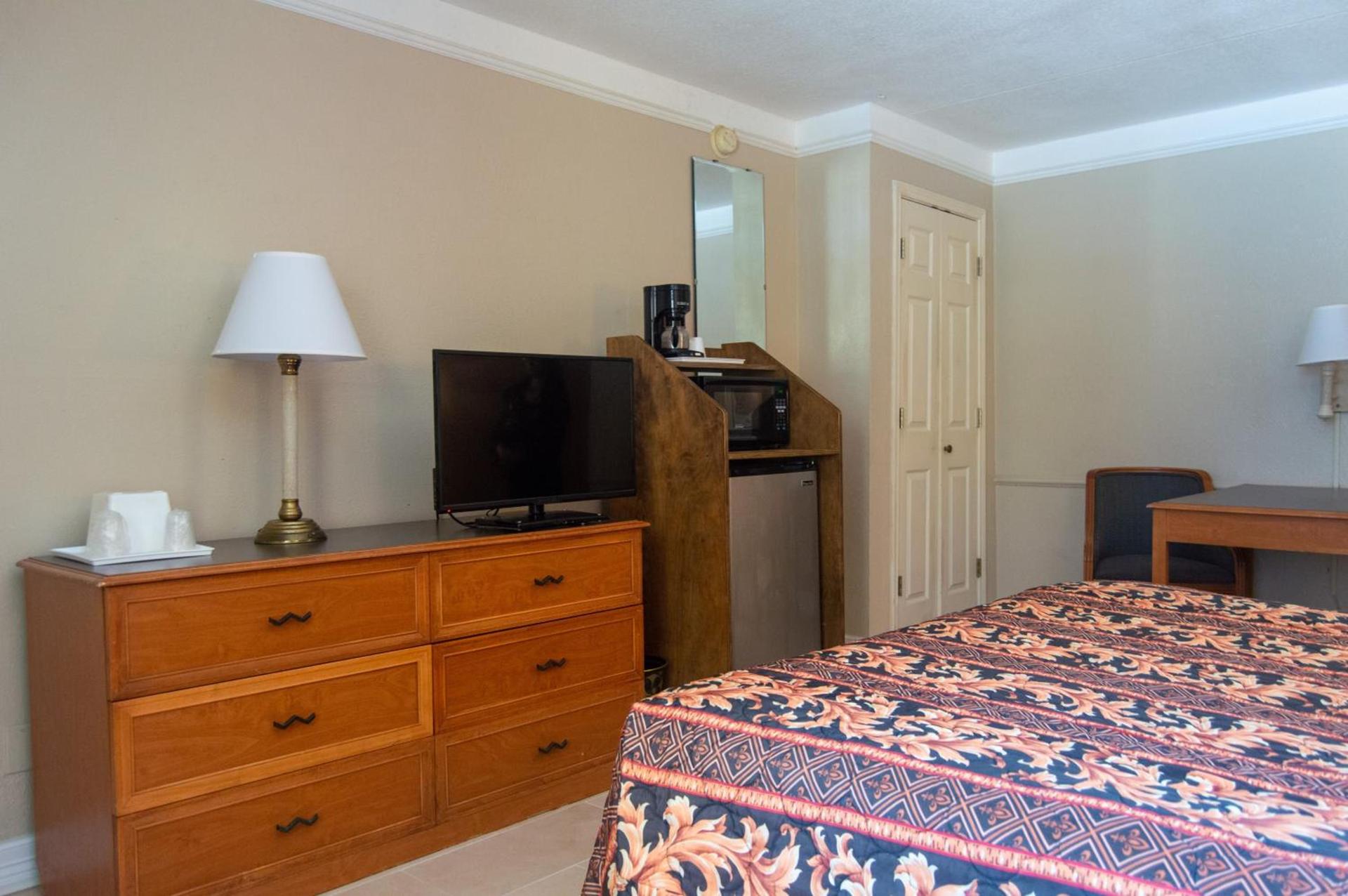America's Inn Houston photo 6