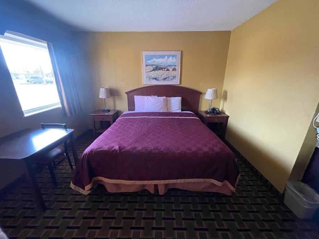 Budget Inn photo 9