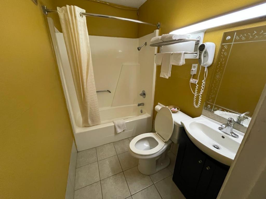 Budget Inn photo 4