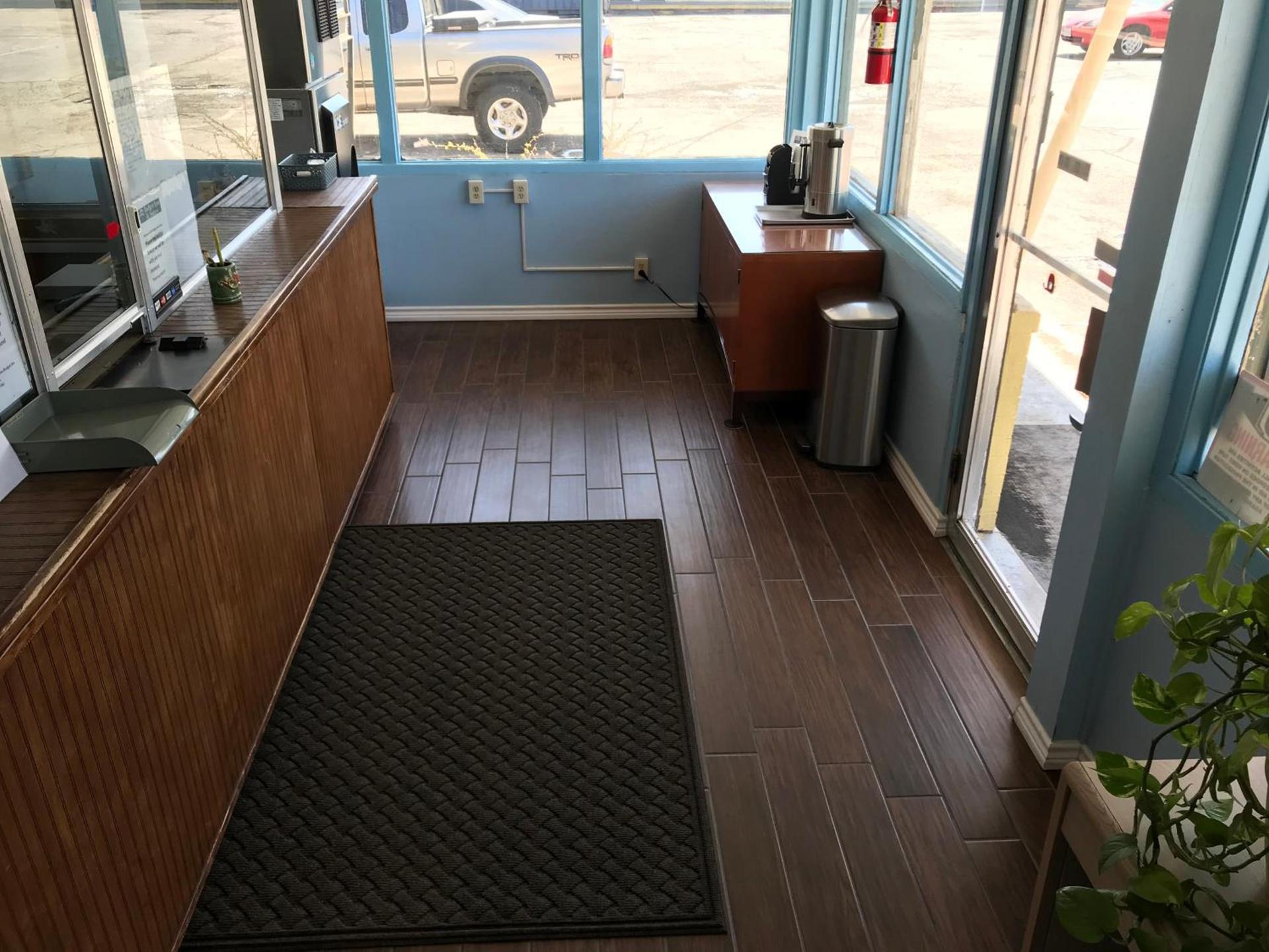 Budget Inn & Suites photo 12