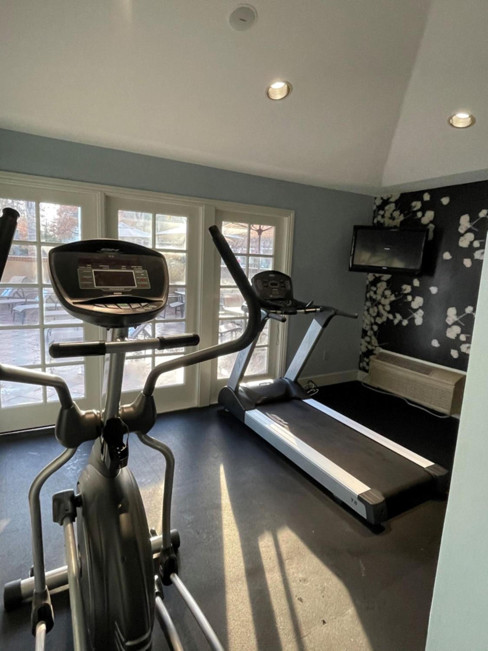 SureStay Plus Hotel by Best Western Mountain View photo 30