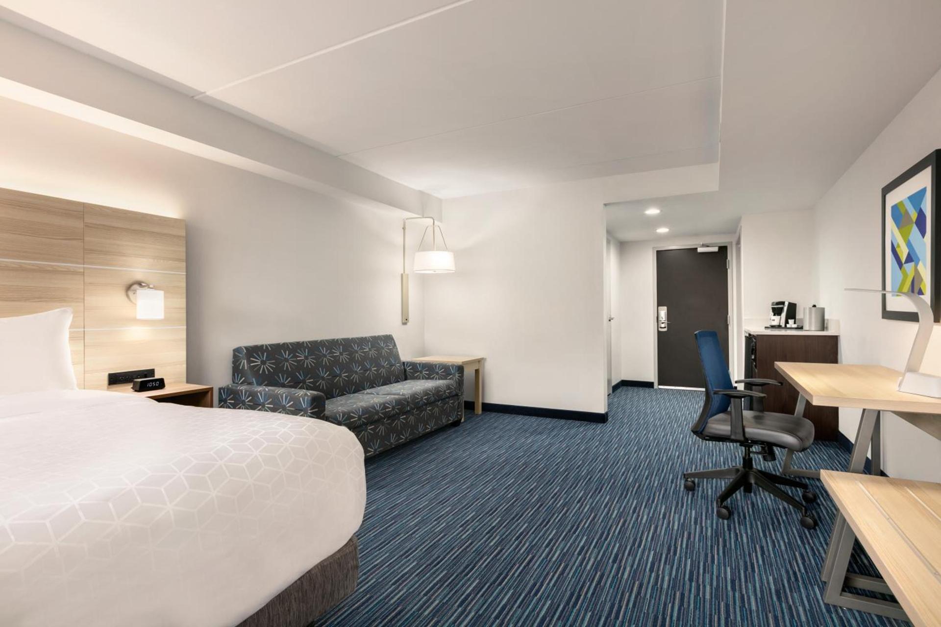Holiday Inn Express Hotel & Suites Norfolk Airport by IHG photo 26