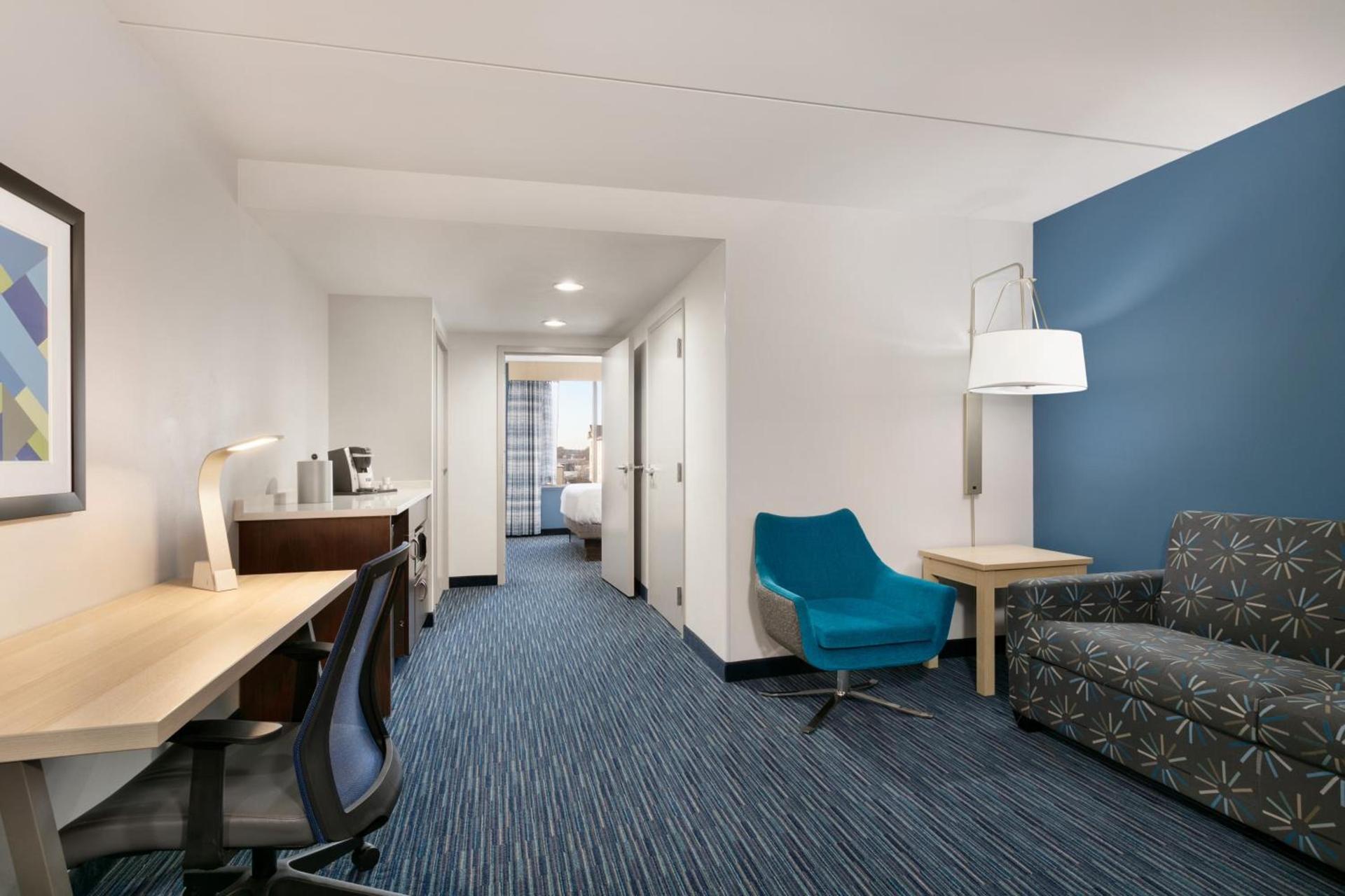 Holiday Inn Express Hotel & Suites Norfolk Airport by IHG photo 2