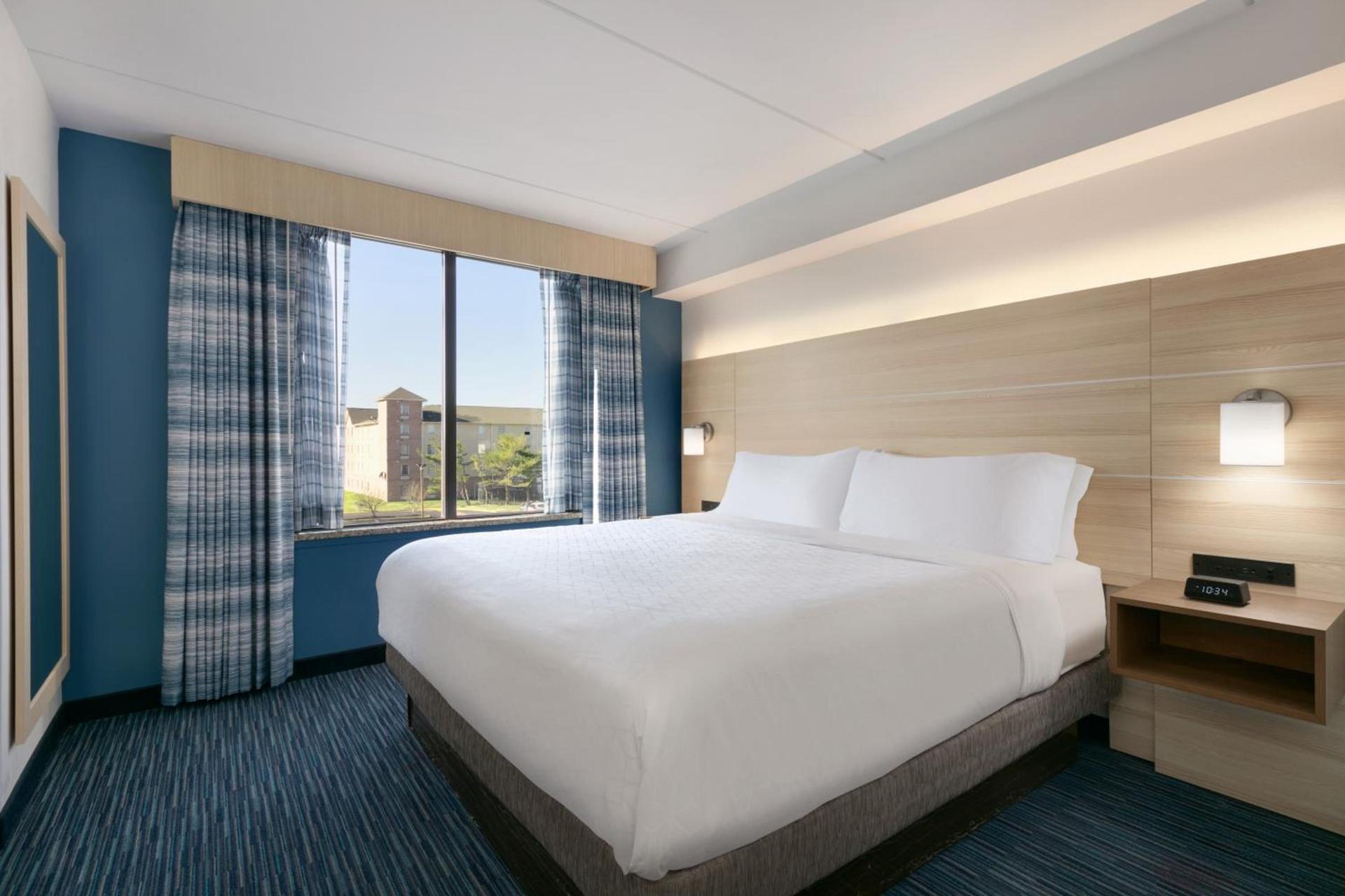 Holiday Inn Express Hotel & Suites Norfolk Airport by IHG photo 30