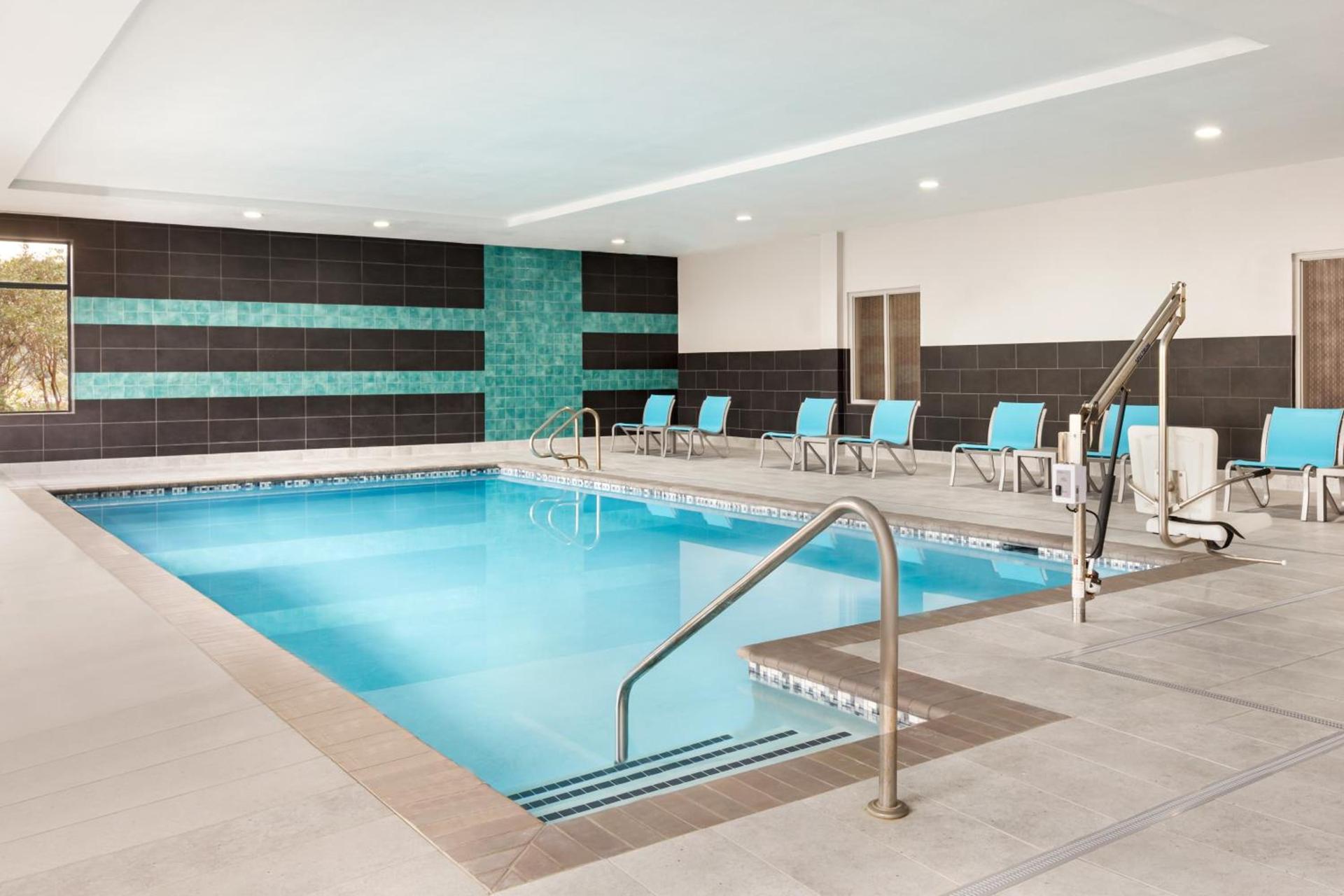 Holiday Inn Express Hotel & Suites Norfolk Airport by IHG photo 22