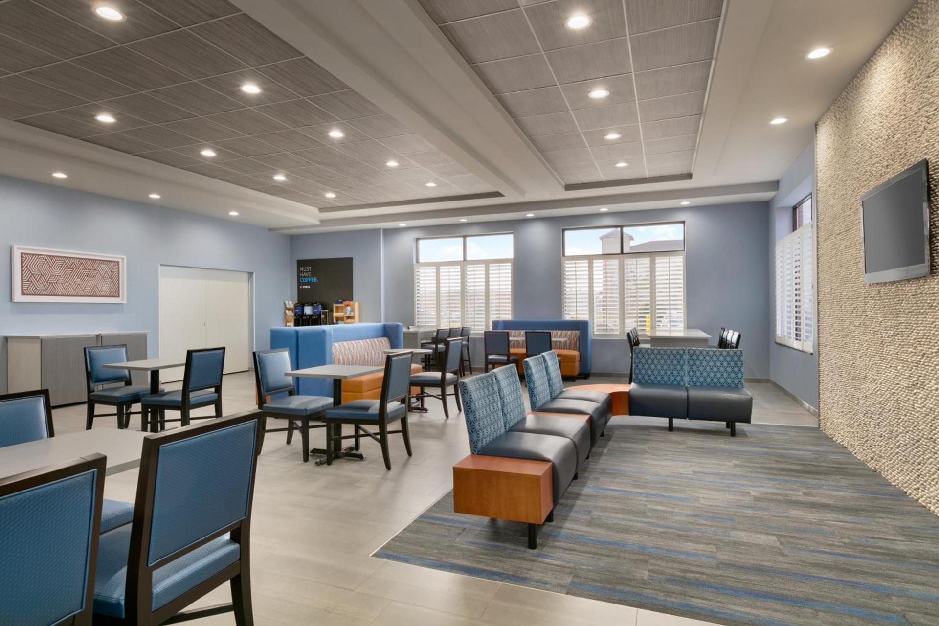 Holiday Inn Express Hotel & Suites Norfolk Airport by IHG photo 31