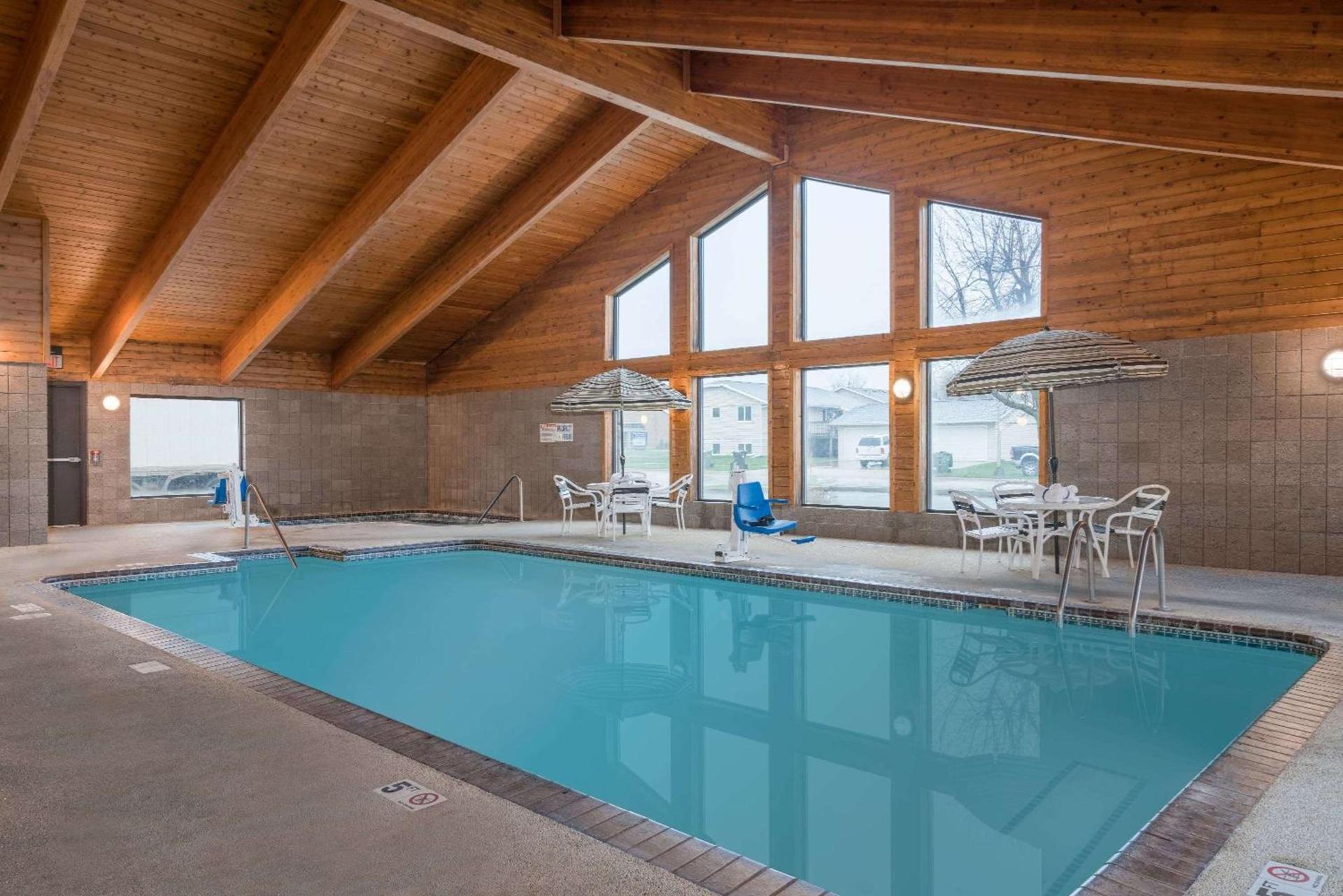 AmericInn by Wyndham Worthington photo 6