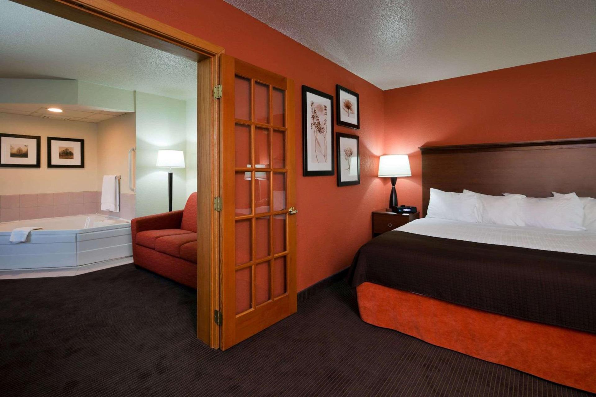 AmericInn by Wyndham Worthington photo 15
