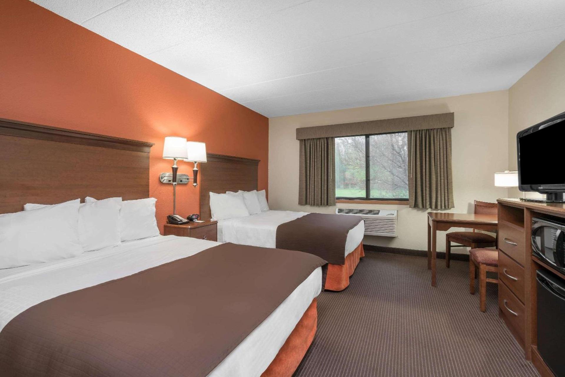 AmericInn by Wyndham Worthington photo 20